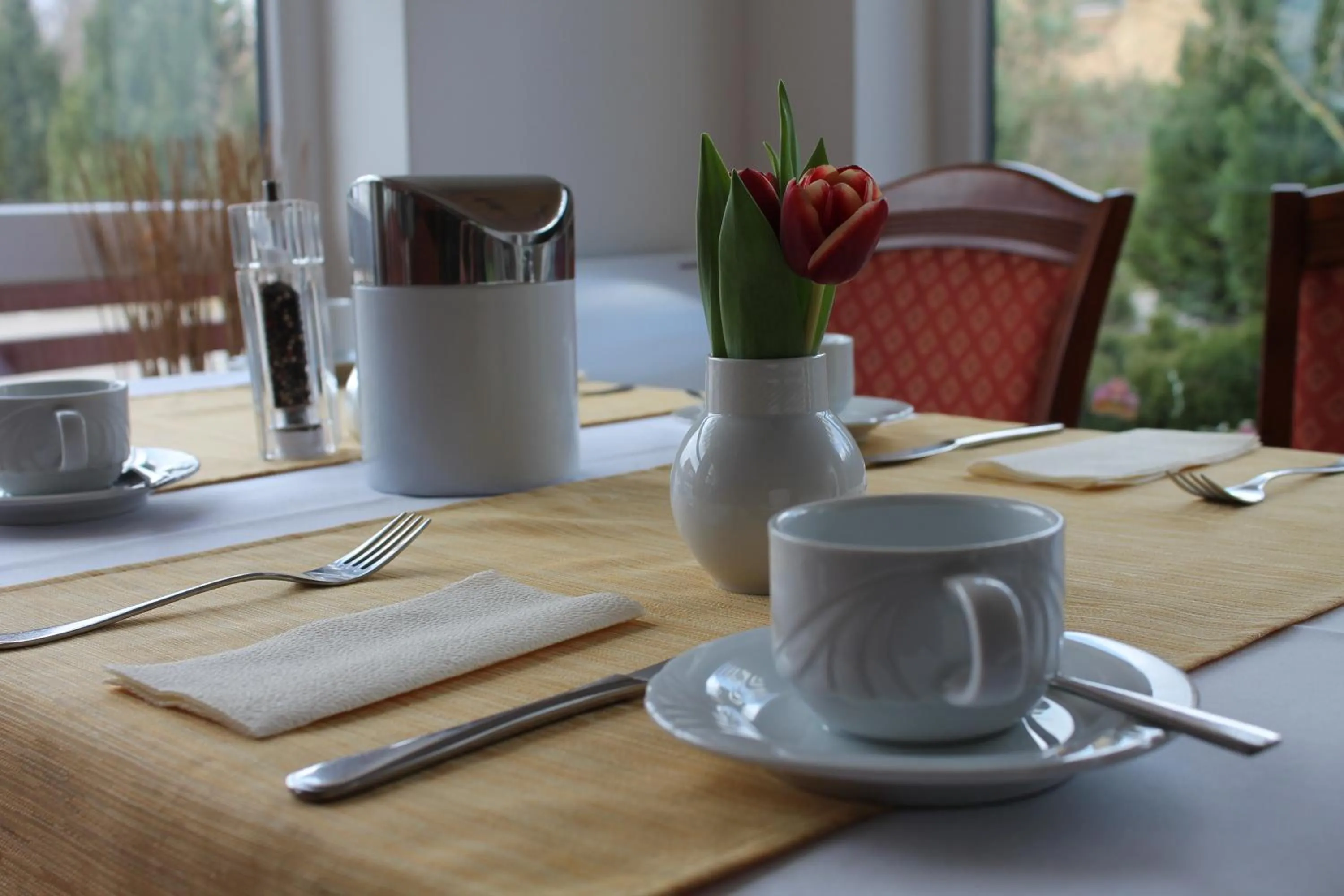 Restaurant/places to eat in Lindenhotel Stralsund