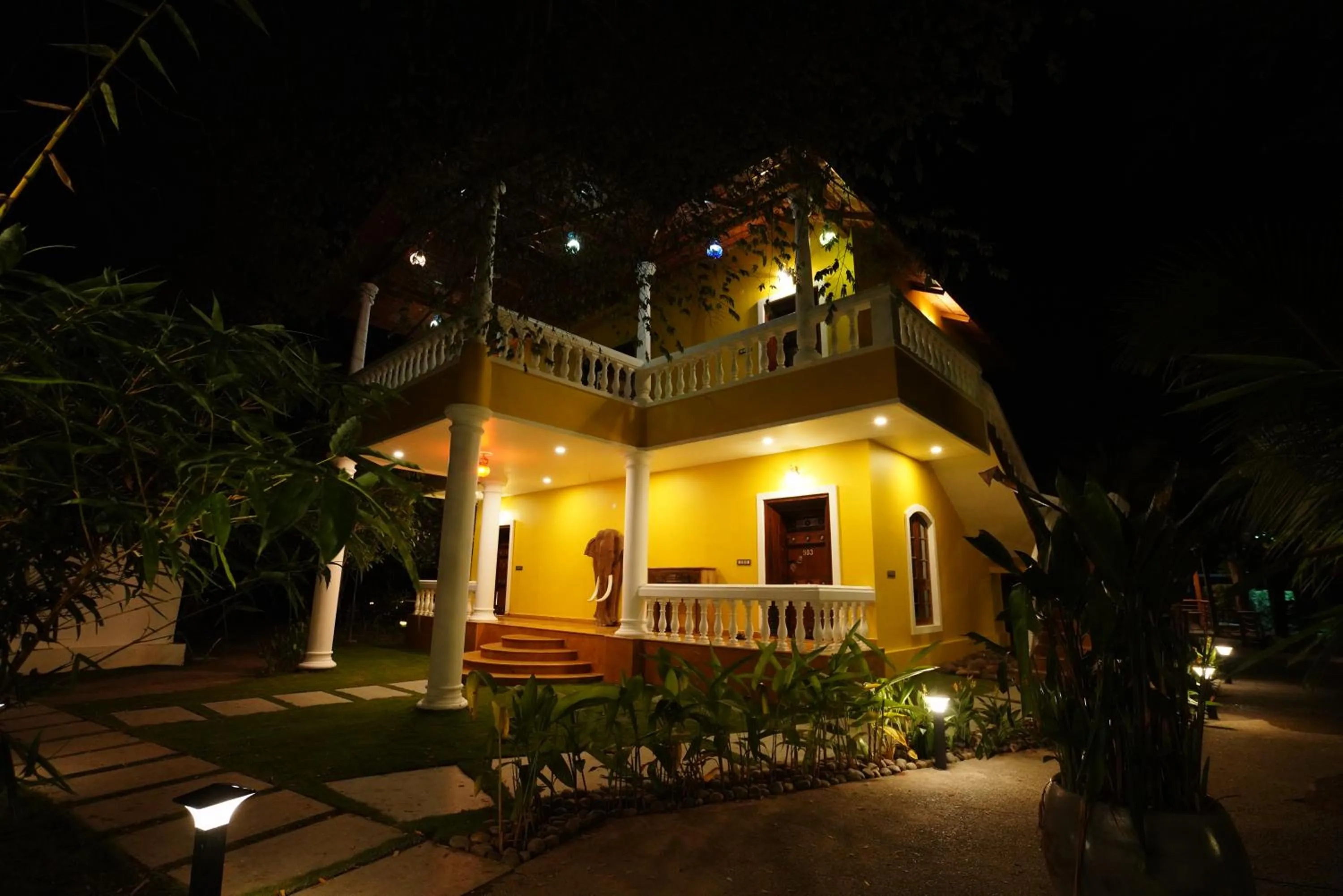 Night in Brown Town Resort & Spa