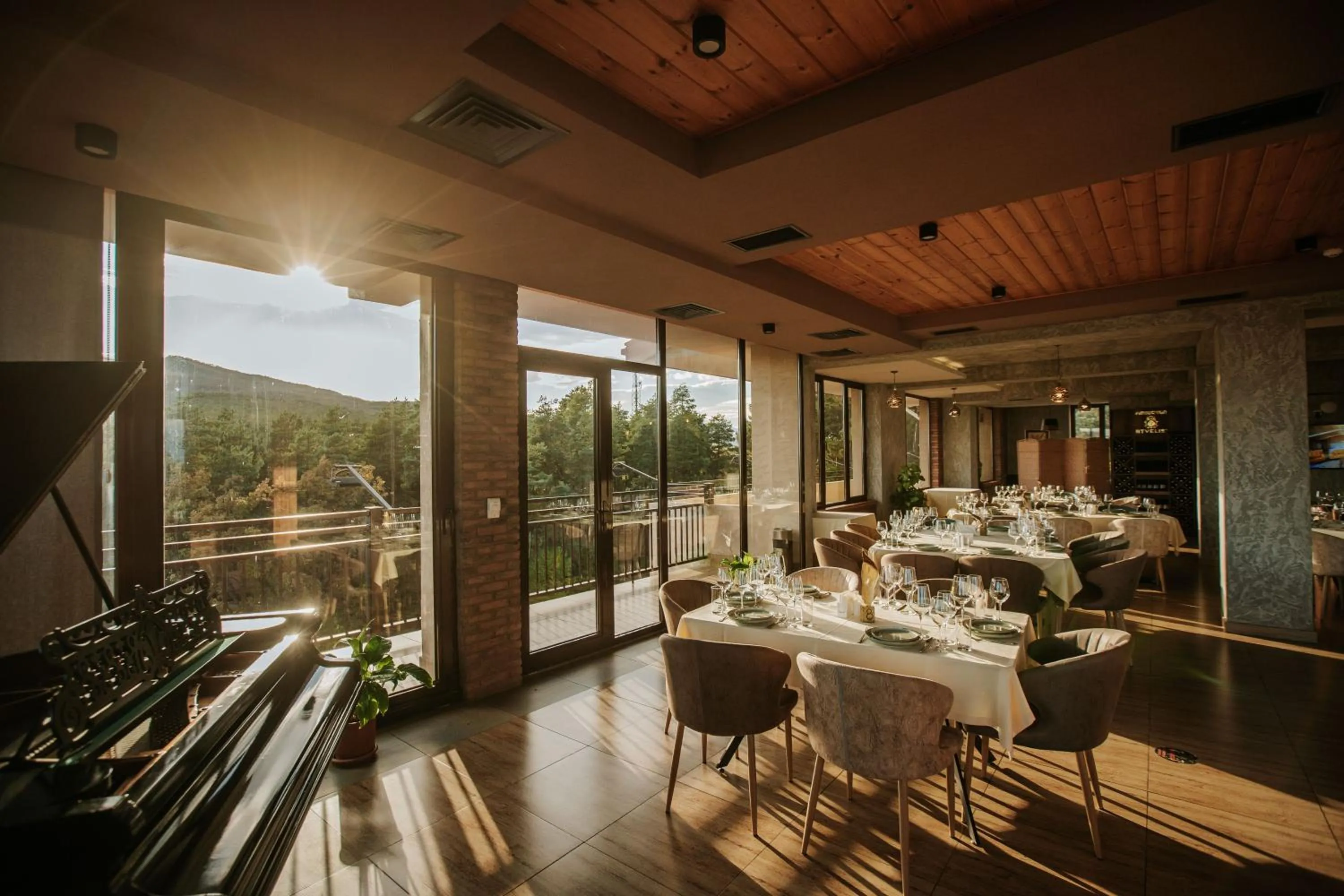 Restaurant/places to eat in Zuzumbo Resort & Spa