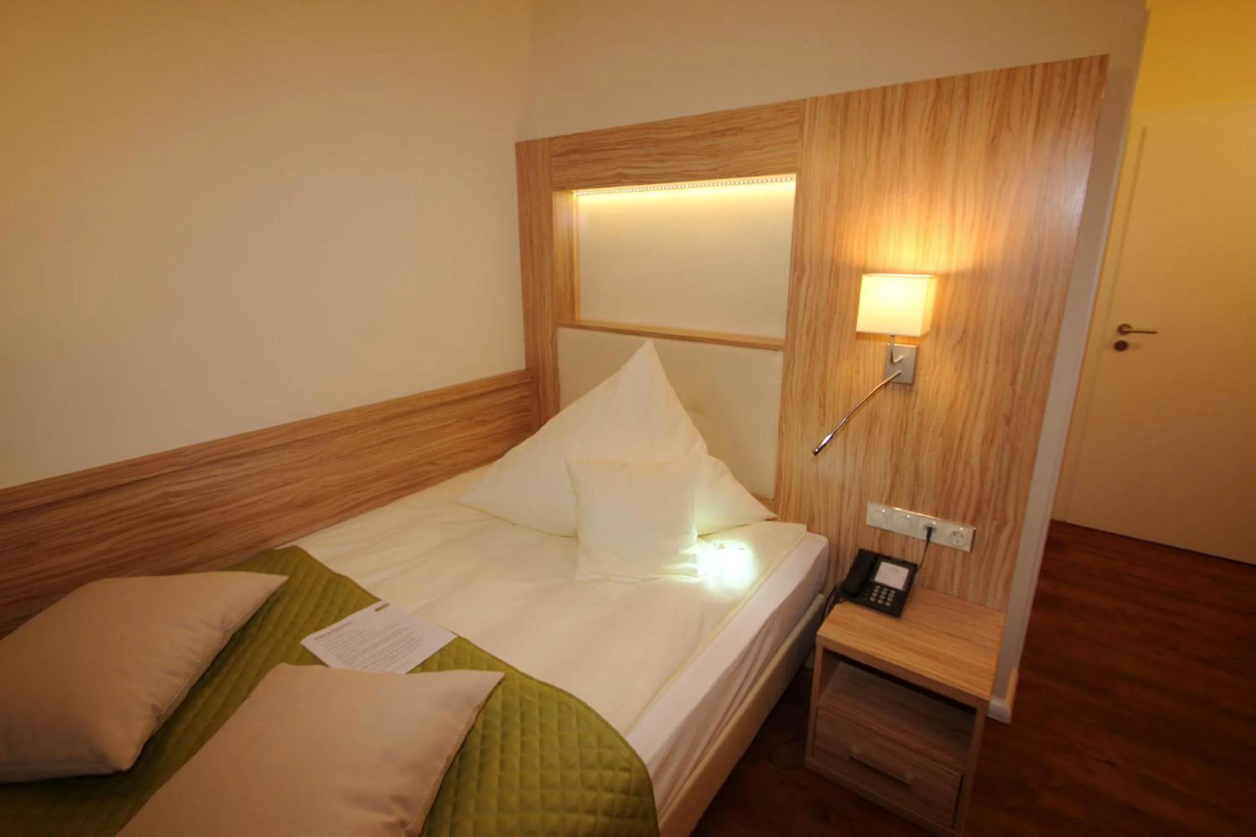 Bedroom, Bed in Parkhotel Emstaler Höhe