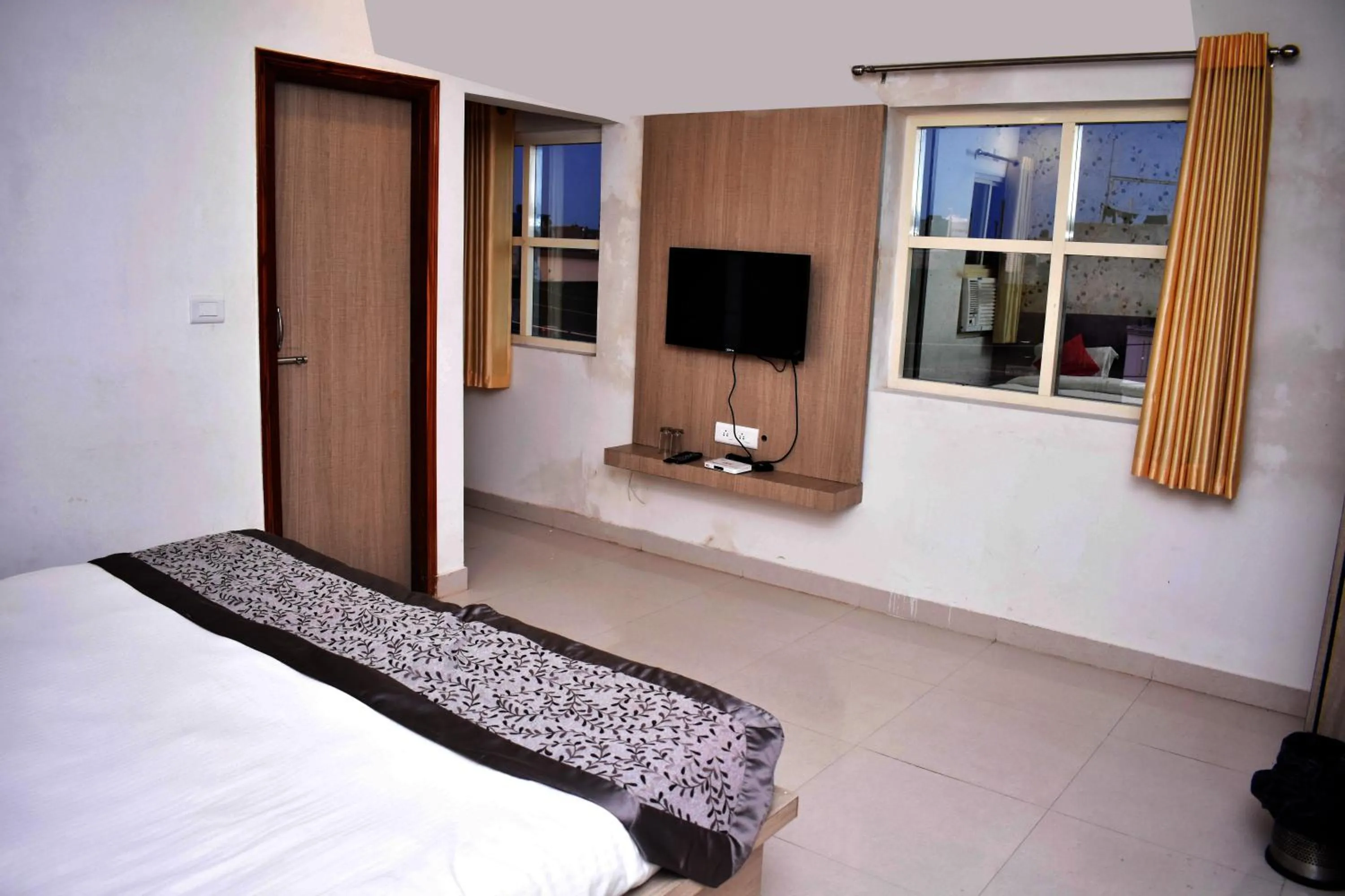 TV and multimedia, Bed in HOTEL UMA PALACE