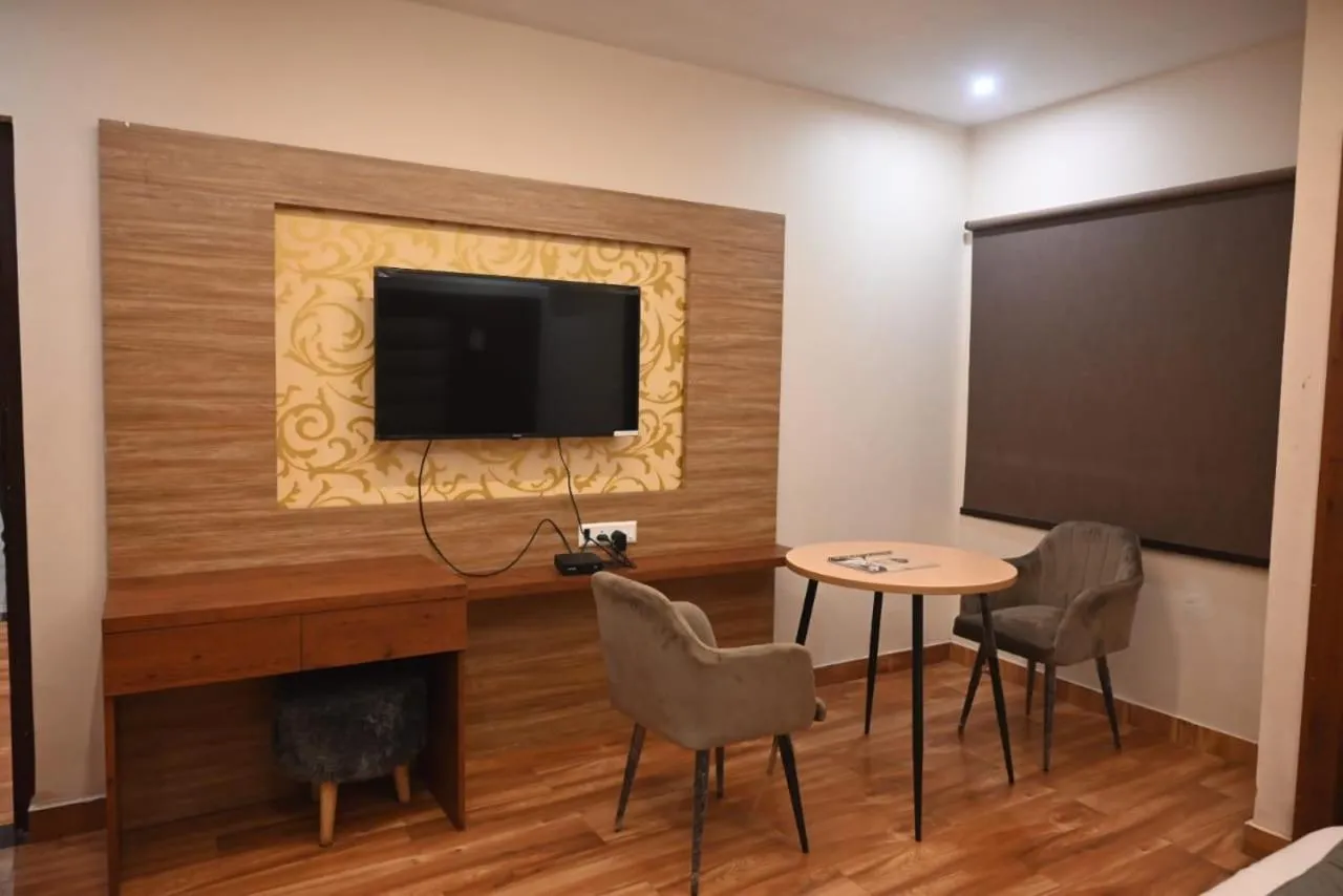 TV and multimedia in HOTEL UMA PALACE