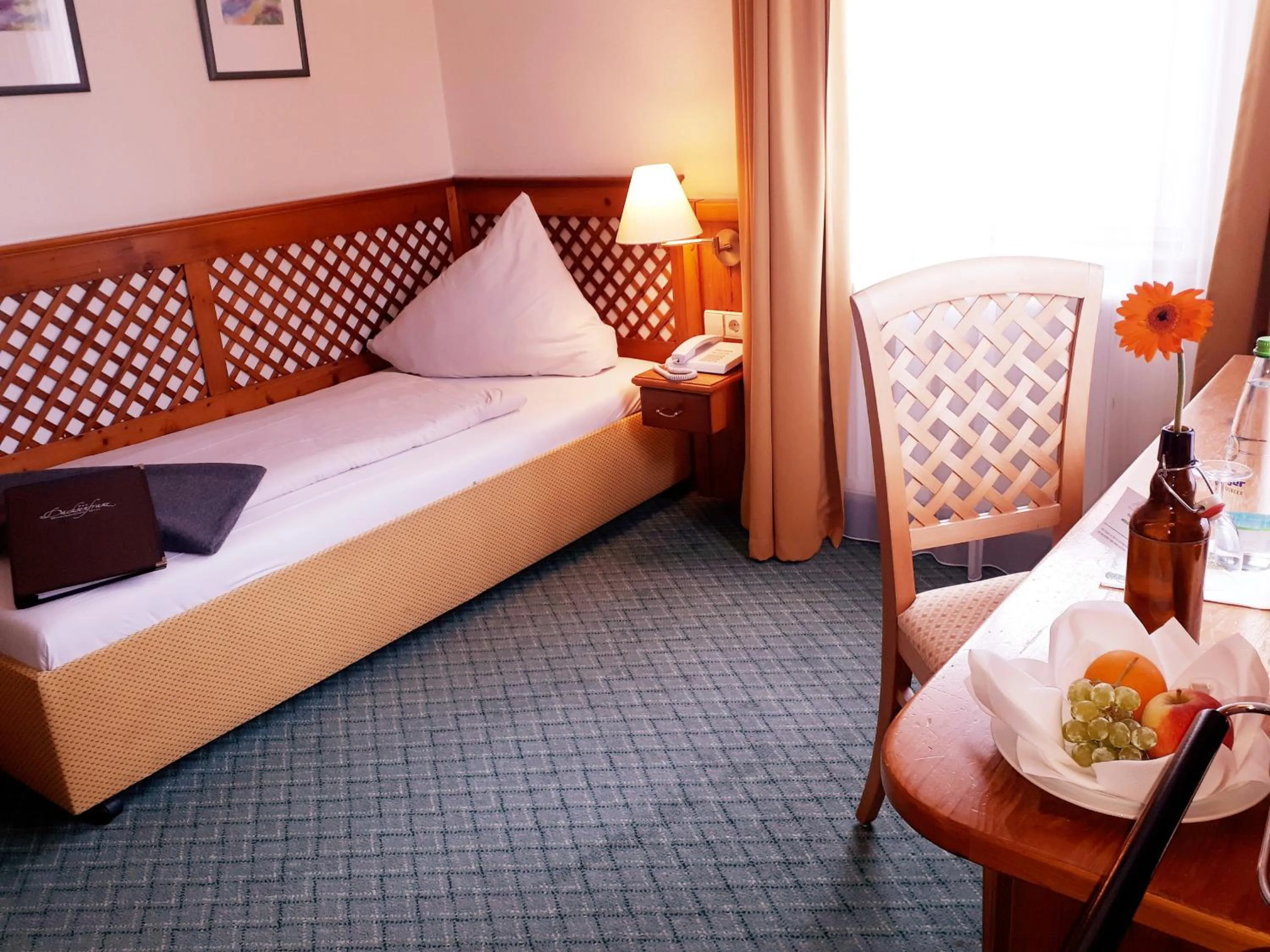 Bed in Brauereigasthof Dachsenfranz