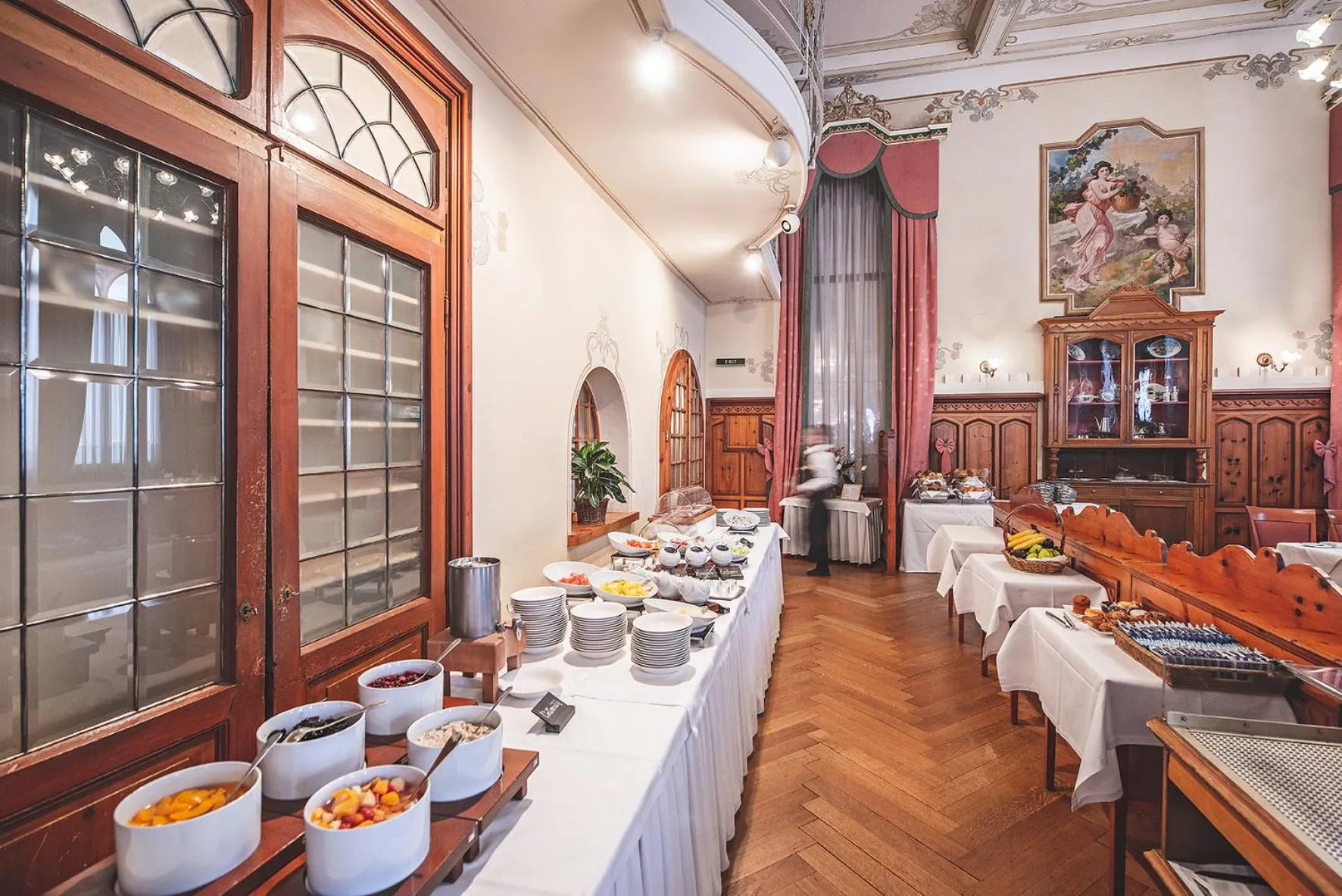 Restaurant/places to eat in Edelweiss Swiss Quality Hotel