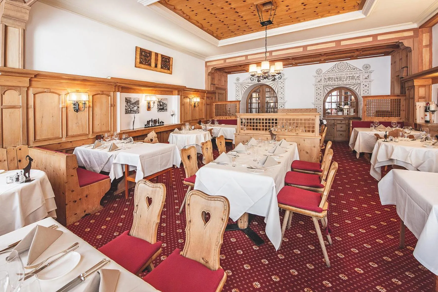 Restaurant/places to eat in Edelweiss Swiss Quality Hotel