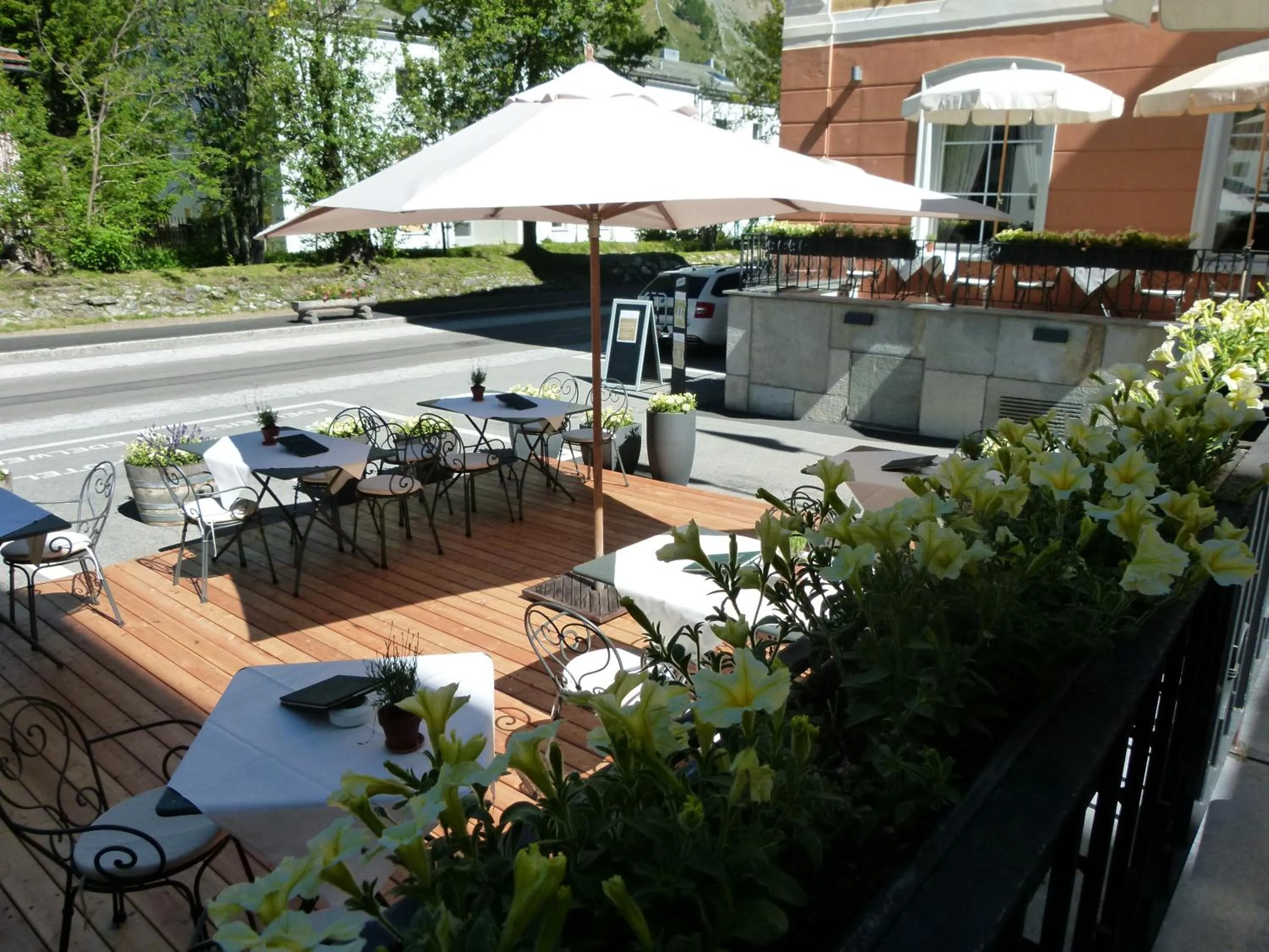 Restaurant/places to eat in Edelweiss Swiss Quality Hotel