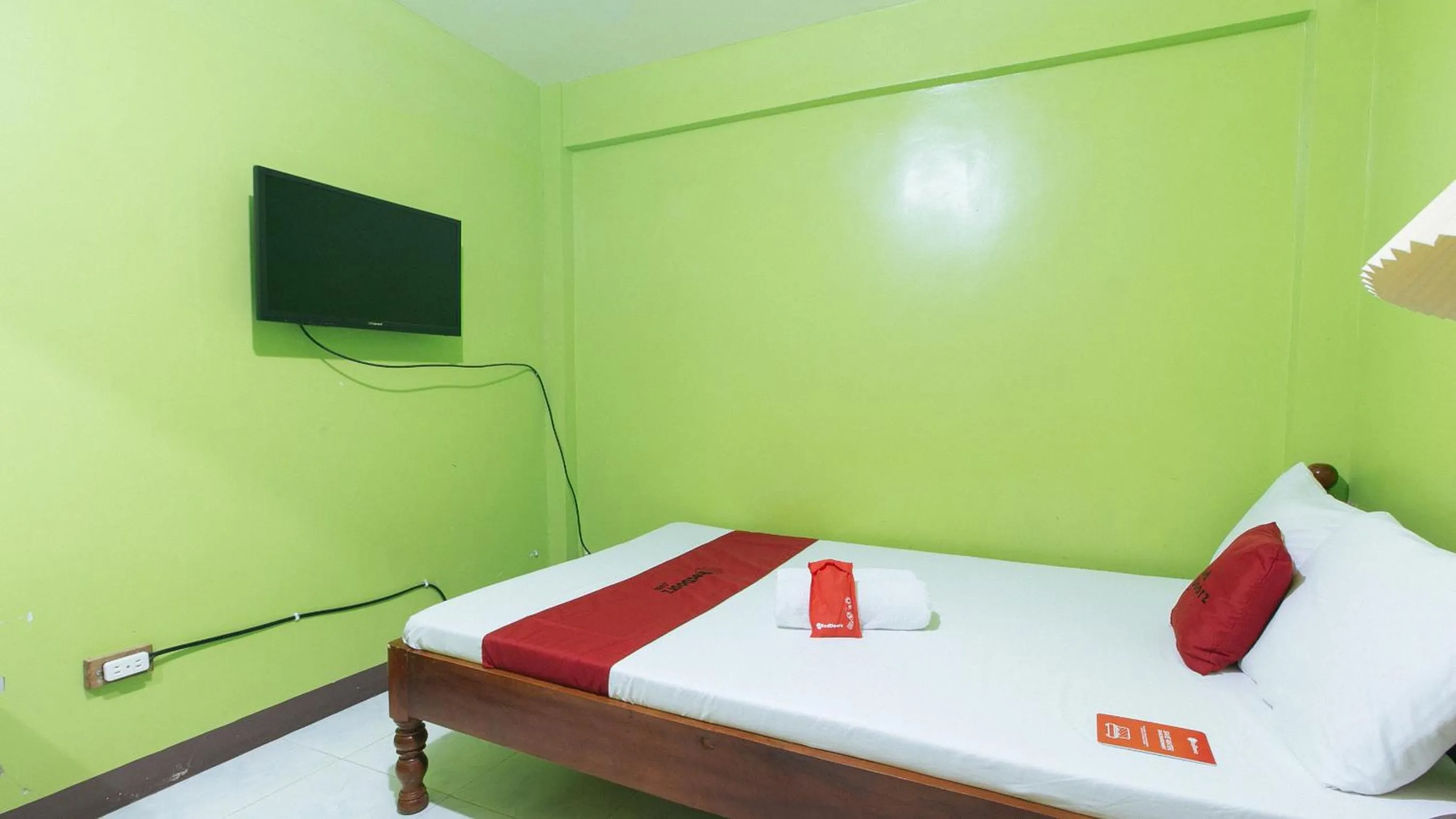 Bed in RedDoorz Plus near Municipality of Luisiana Laguna