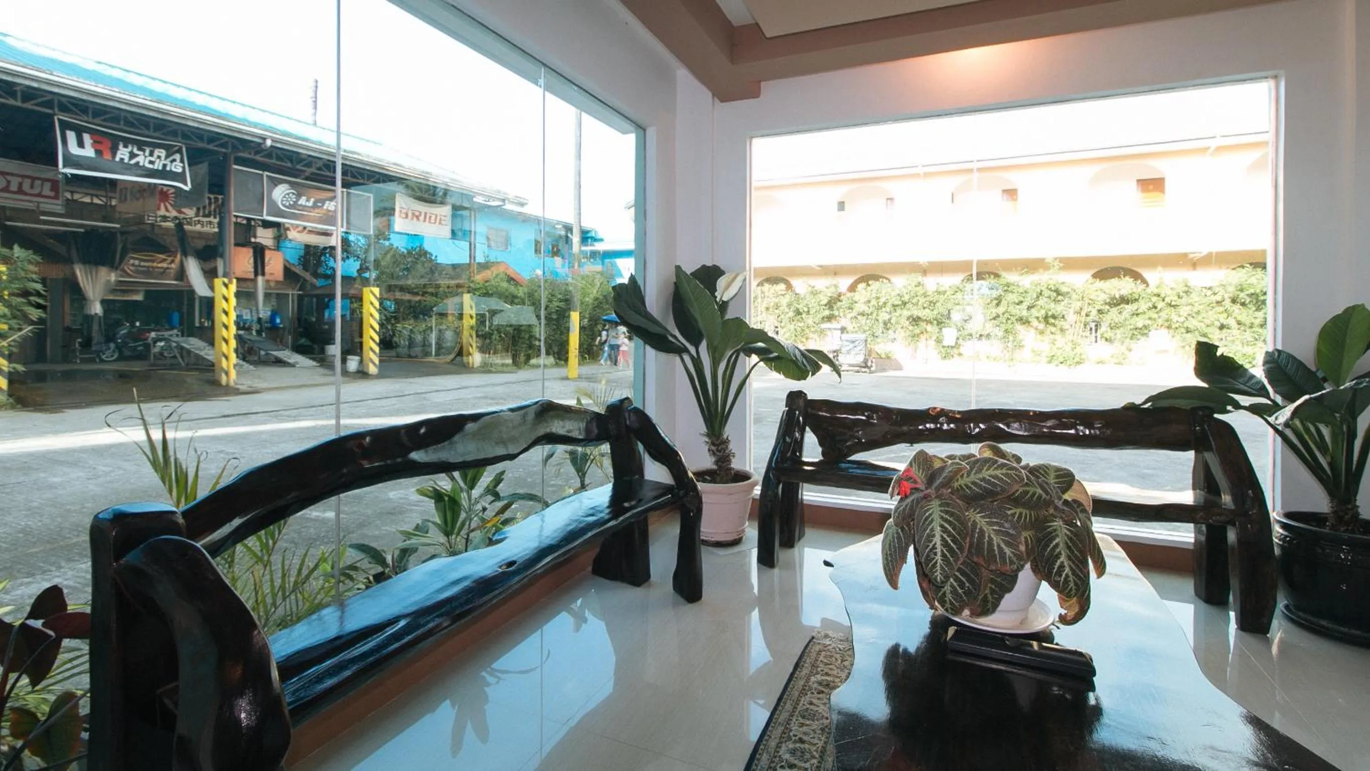 Seating area in RedDoorz Plus near Municipality of Luisiana Laguna