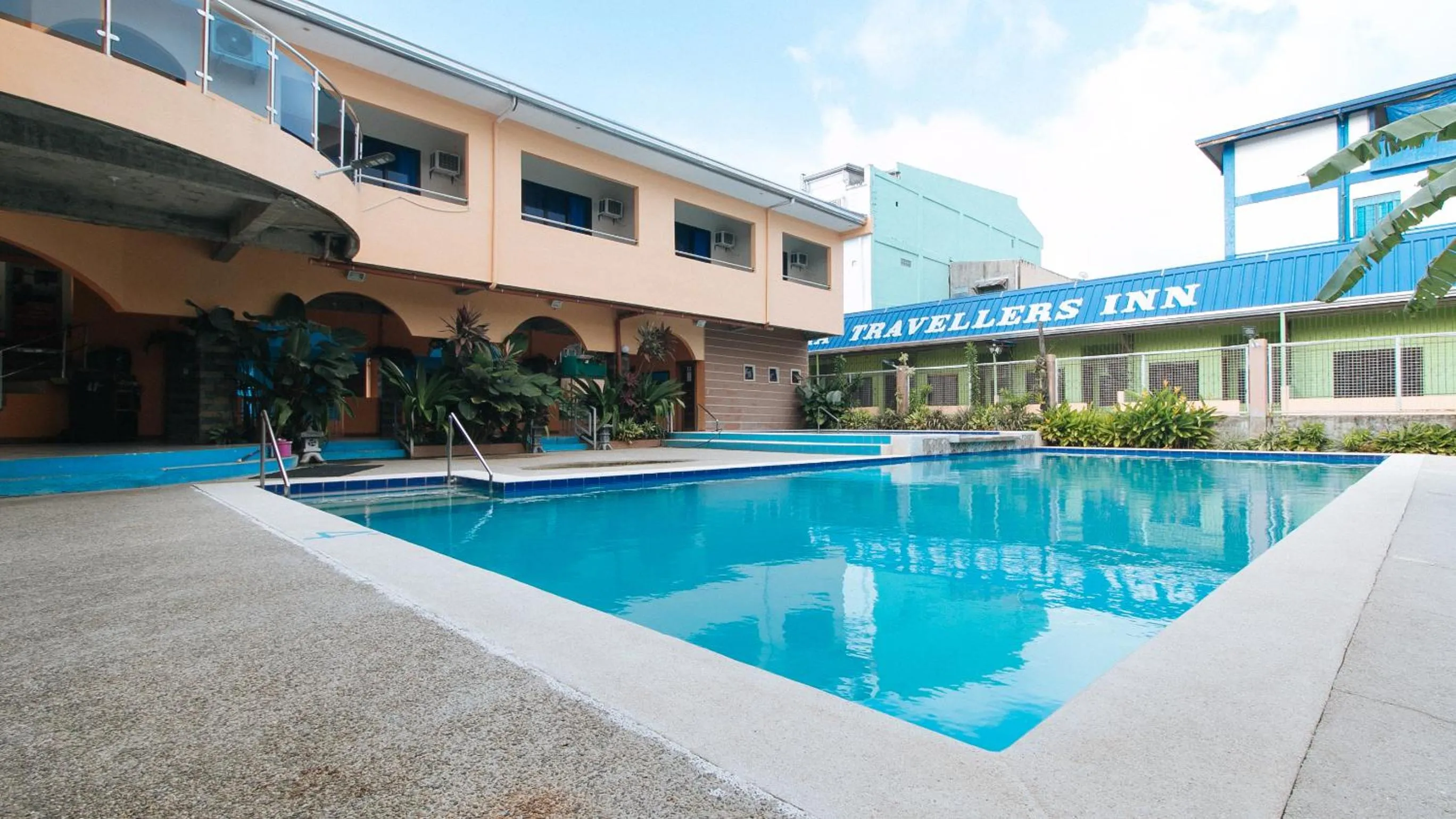 Swimming pool in RedDoorz Plus near Municipality of Luisiana Laguna