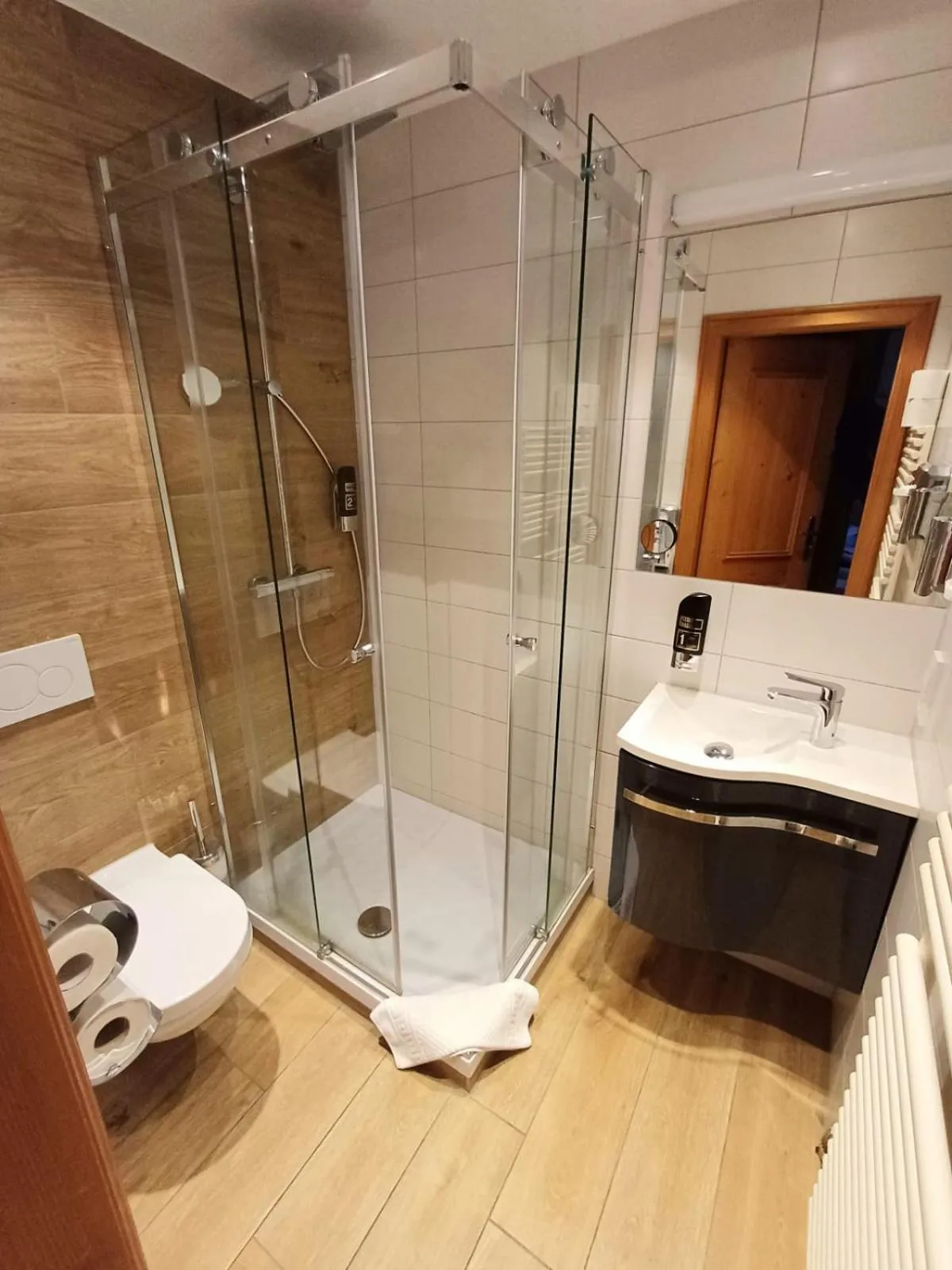 Bathroom in Günstige Zimmer im Spessart