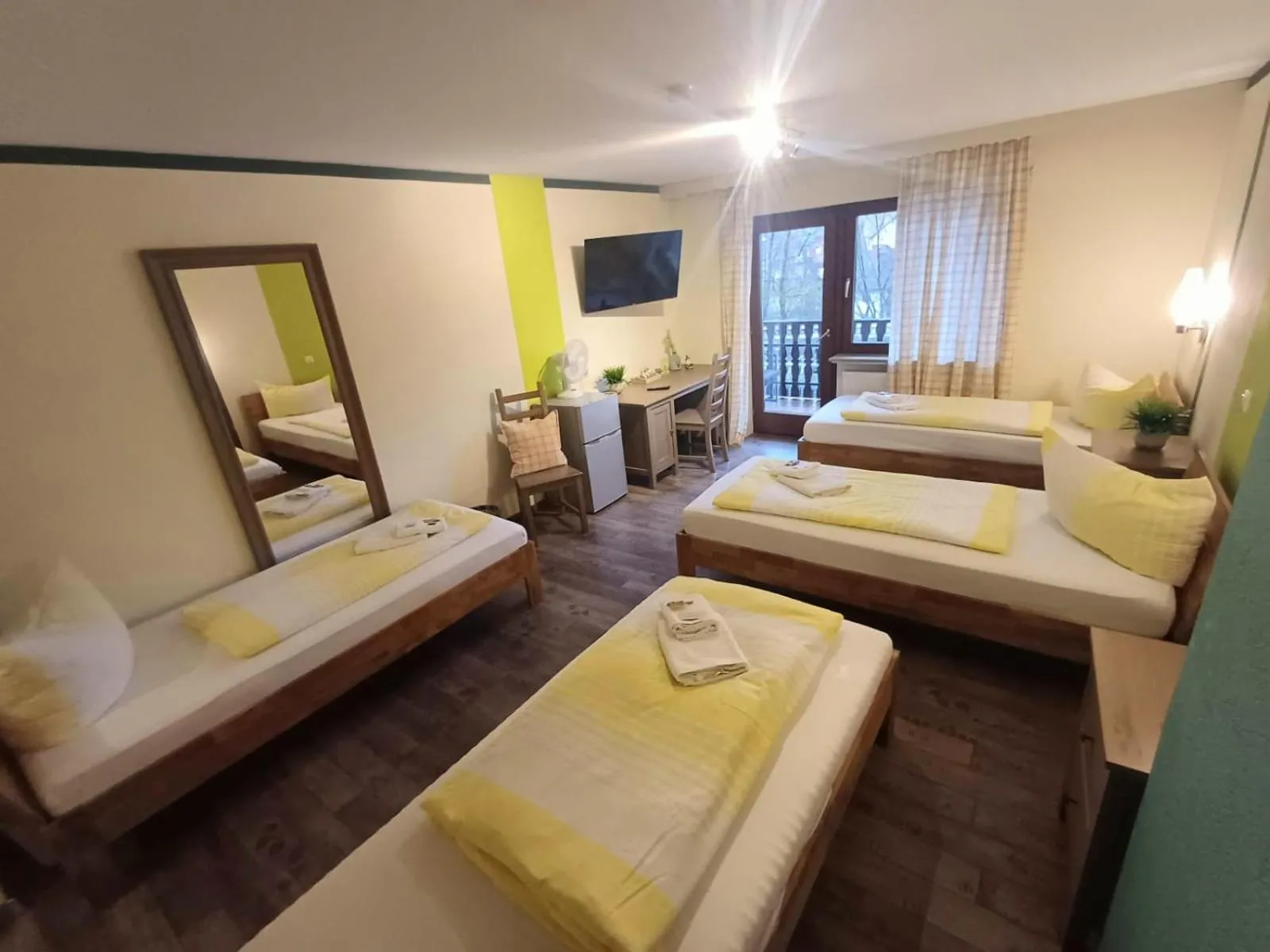 Bedroom in Günstige Zimmer im Spessart