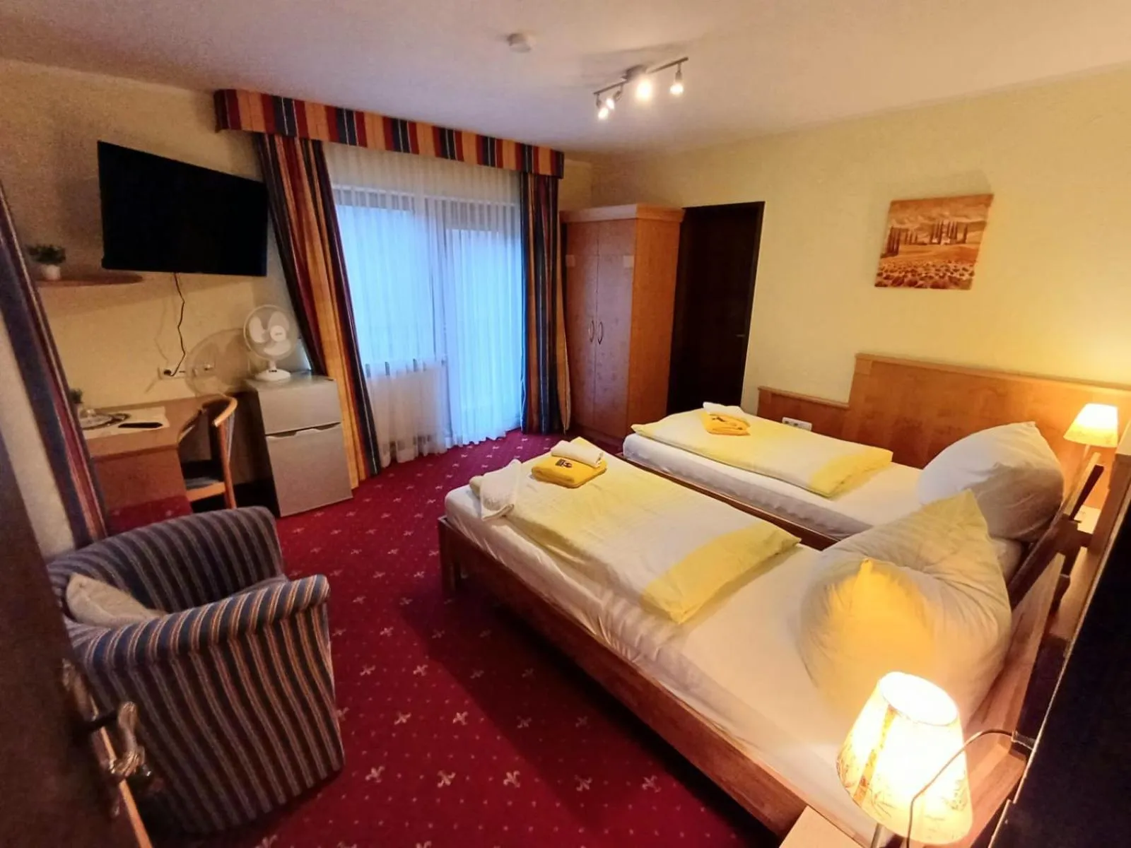 Bedroom in Günstige Zimmer im Spessart