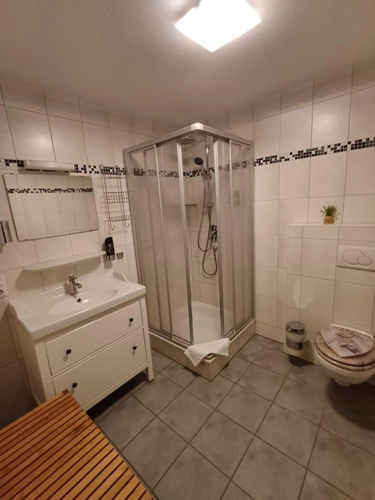 Bathroom in Günstige Zimmer im Spessart