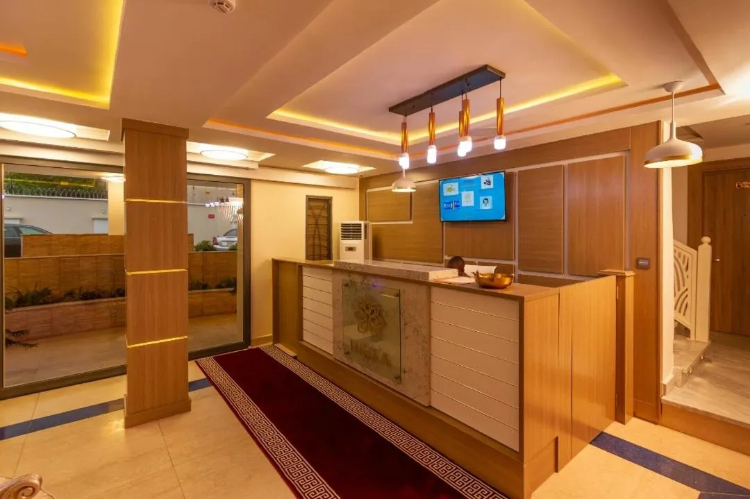 Communal lounge/ TV room in Hera