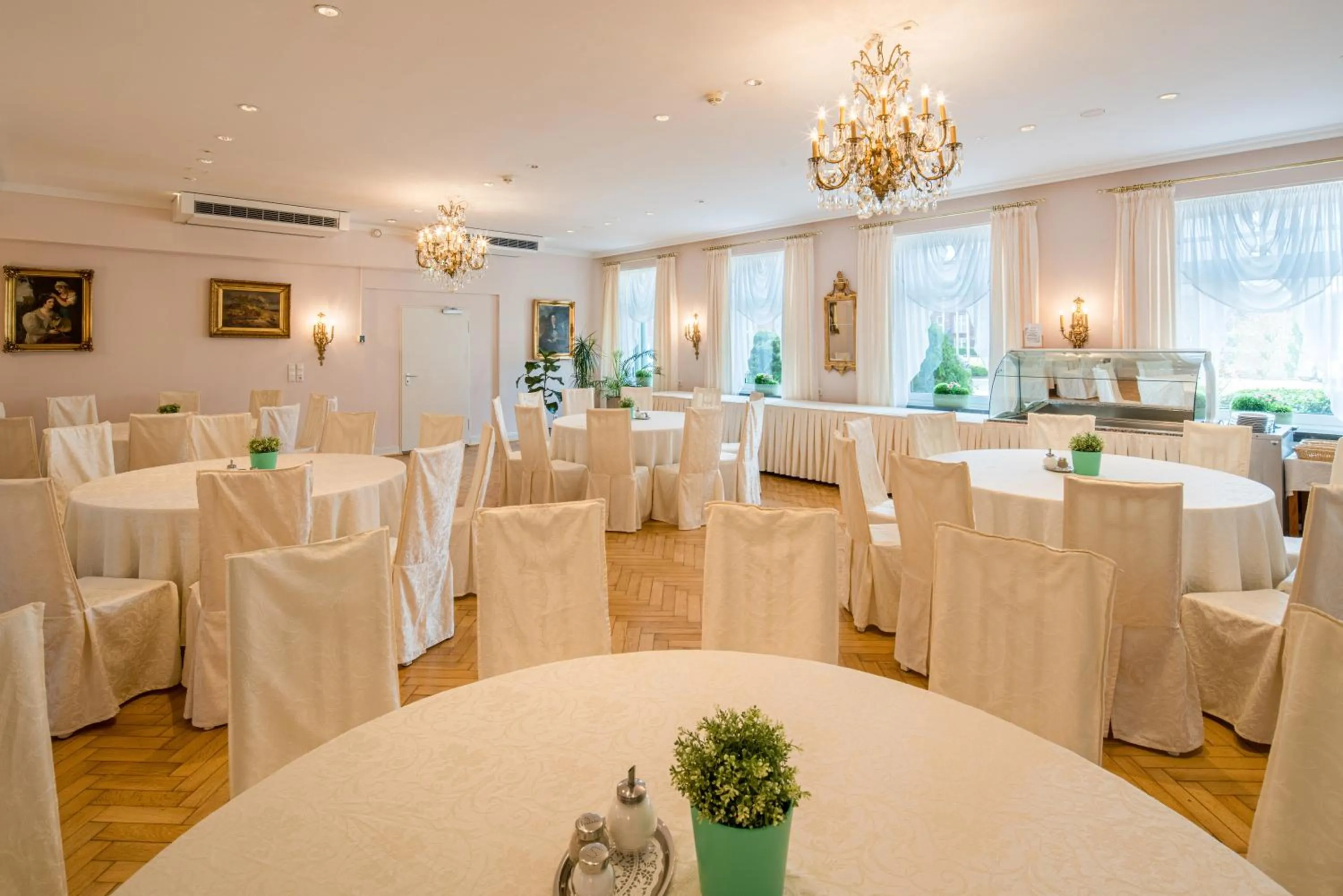 Restaurant/places to eat in Niebüller Hof