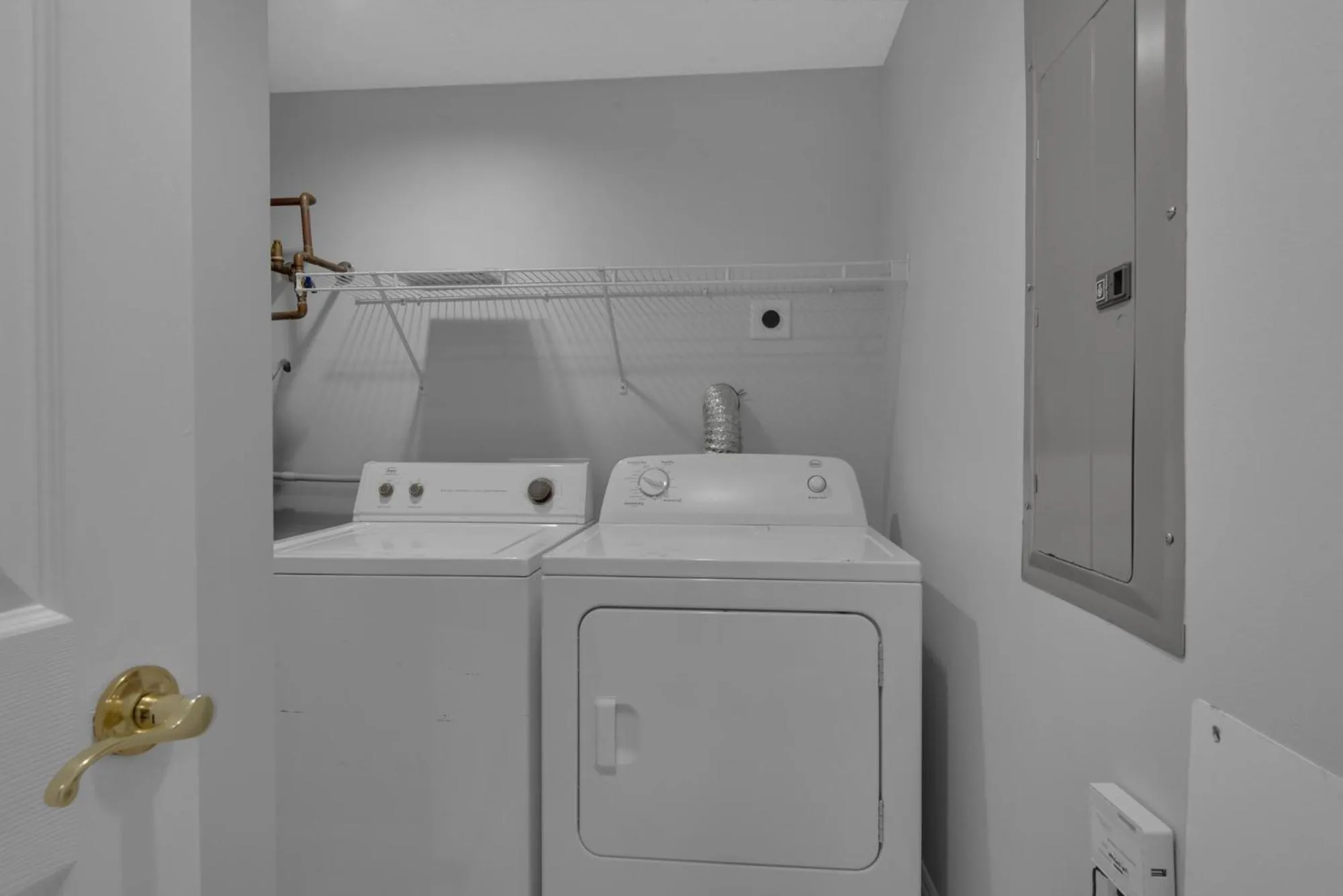 laundry in Treasure Island 0207