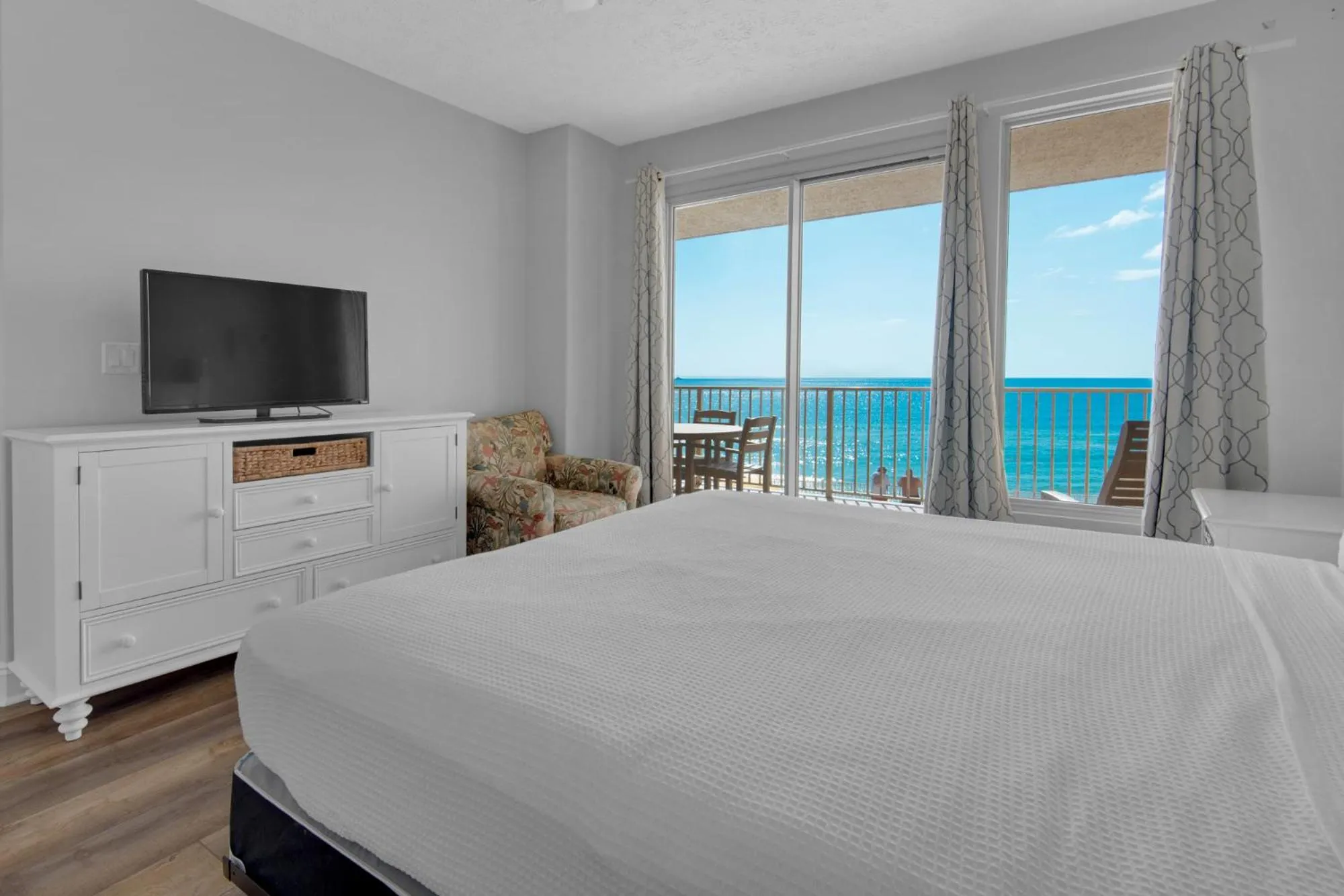 Bed in Treasure Island 0207