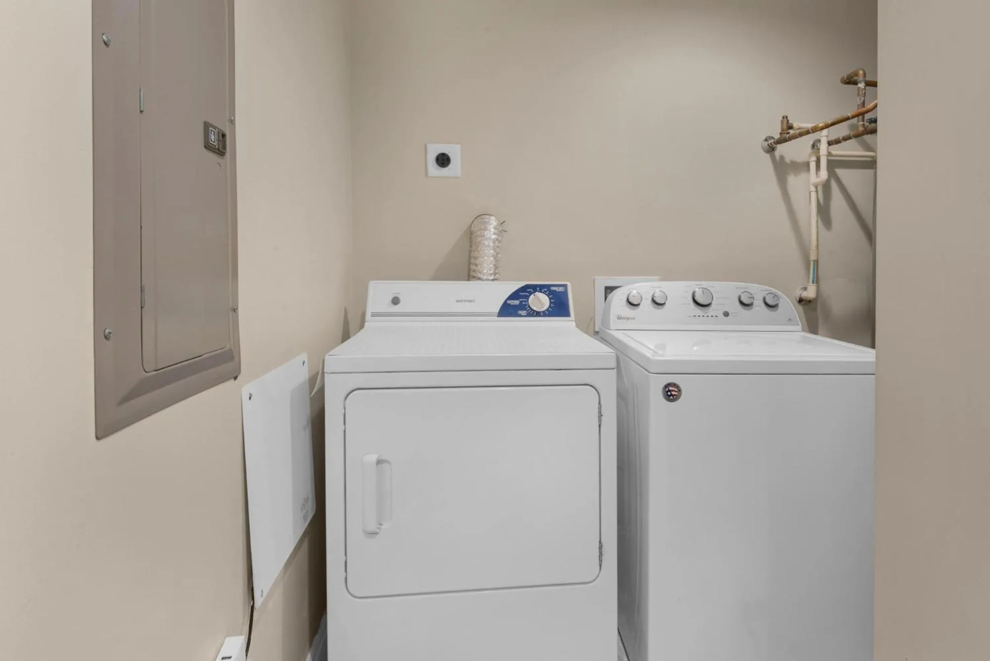 laundry in Treasure Island 0210