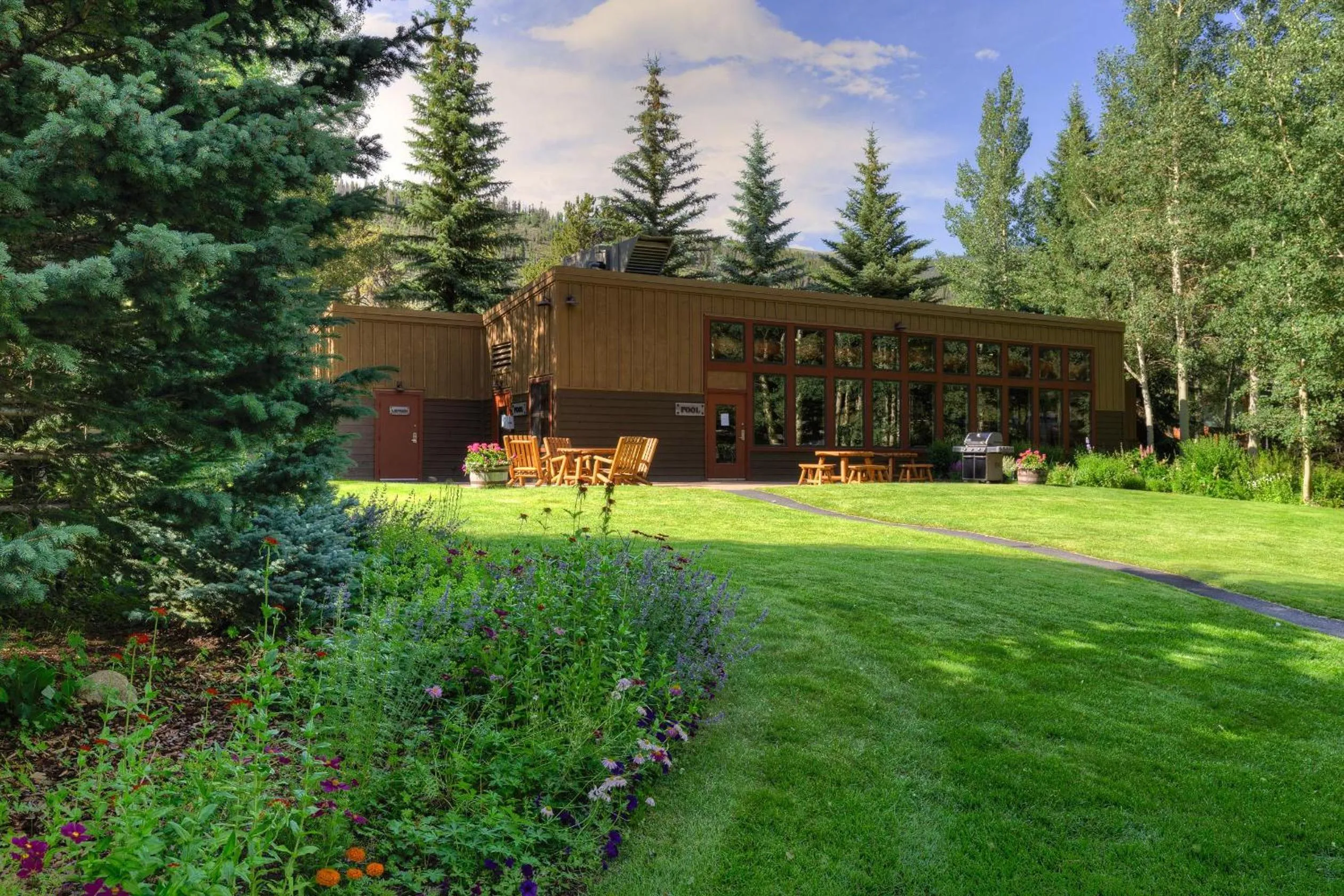 Property building in Lodgepole 2008