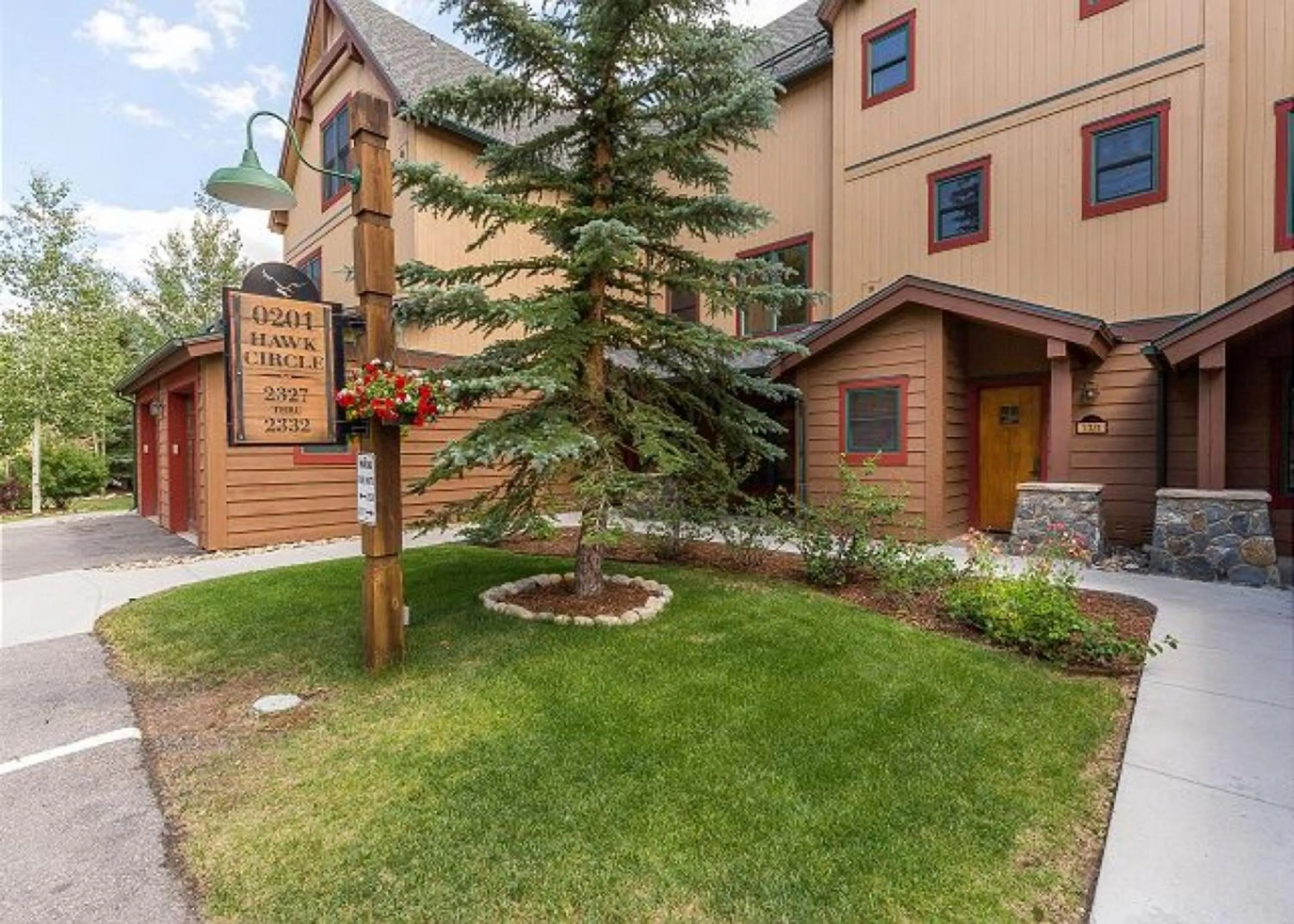 Property building in Red Hawk Townhomes by Summit County Mountain Retreats