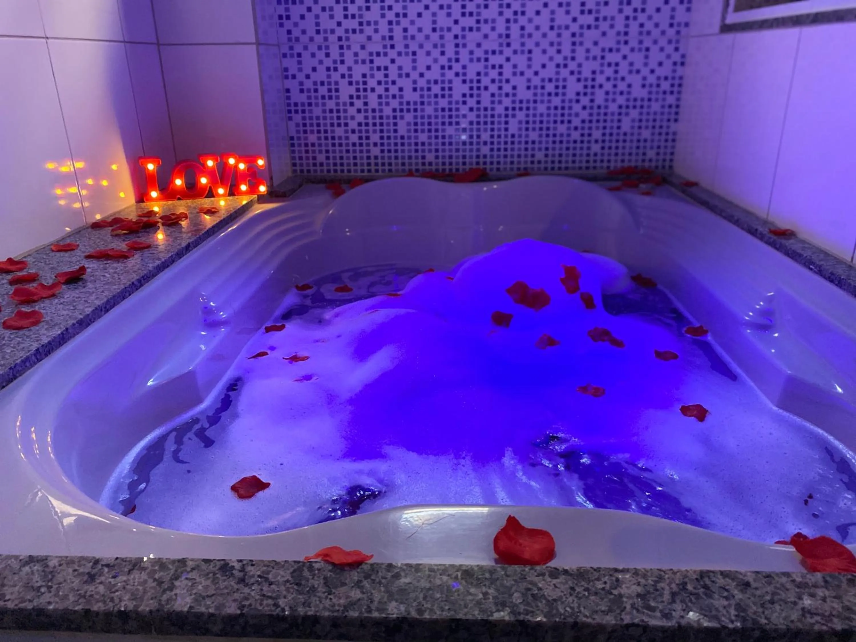 Hot Tub in Único Motel Faria Lima