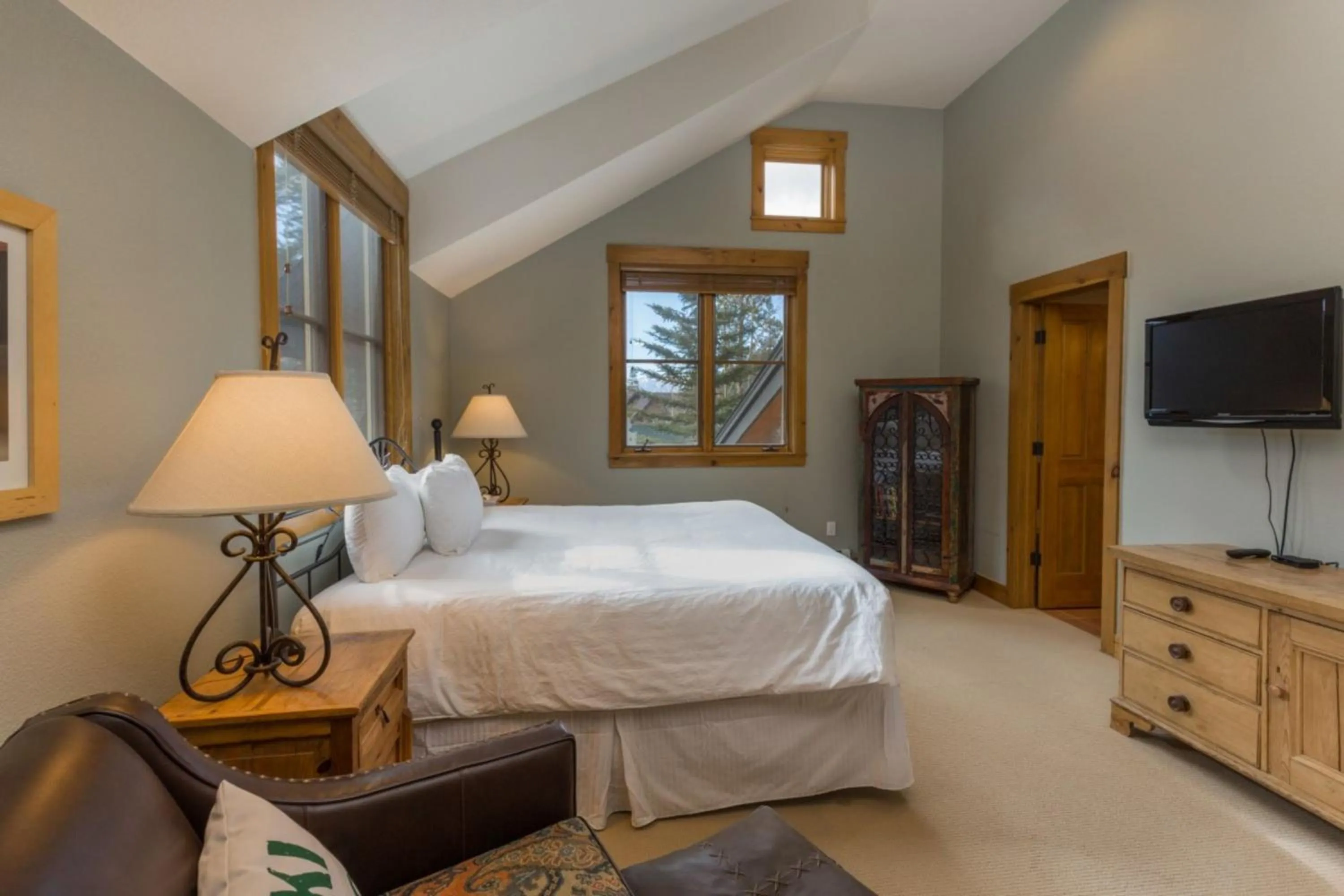 Bedroom, Bed in Ski Tip by Summit County Mountain Retreats