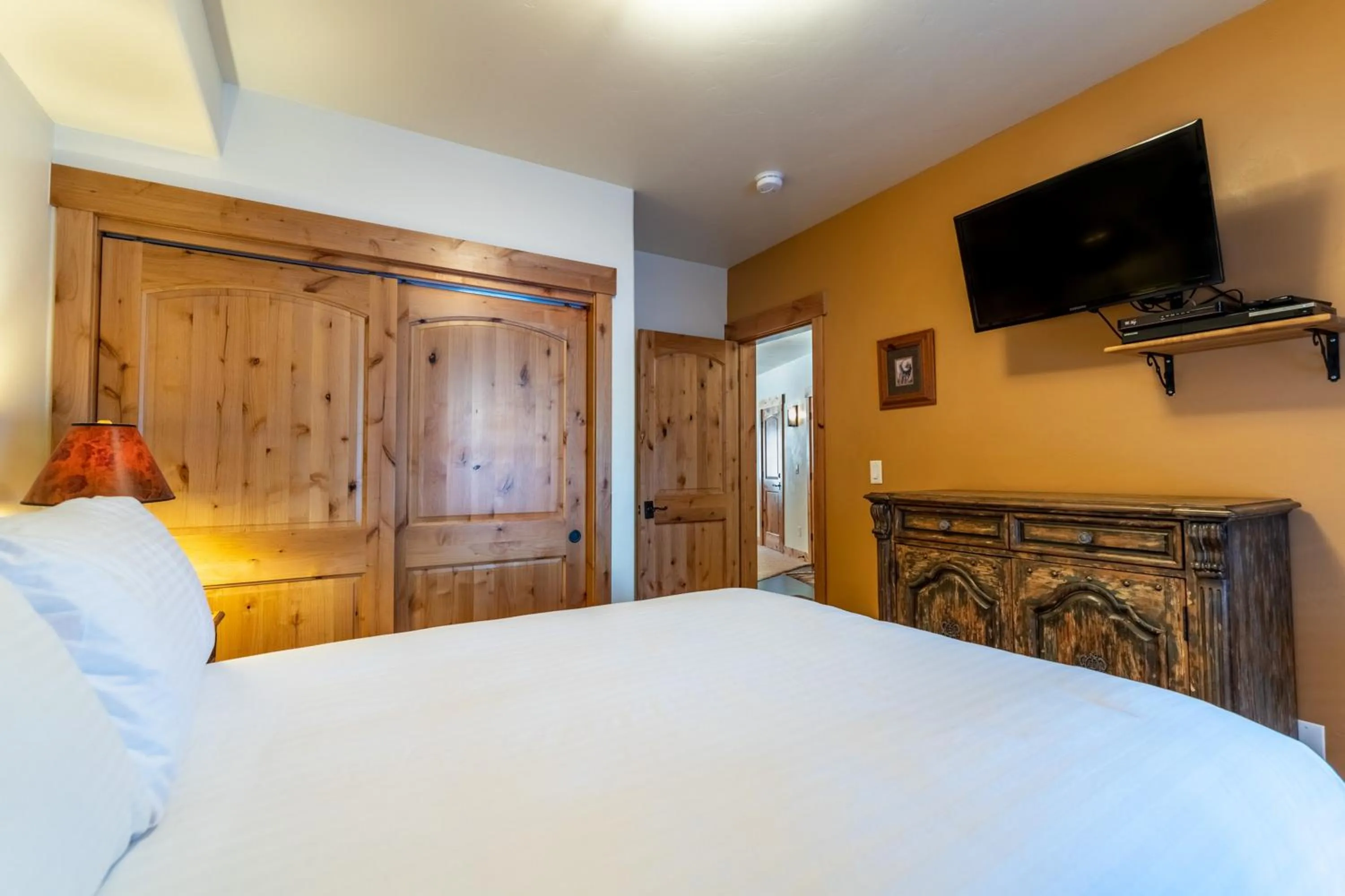 Bedroom, Bed in Tenderfoot Lodge by Summit County Mountain Retreats