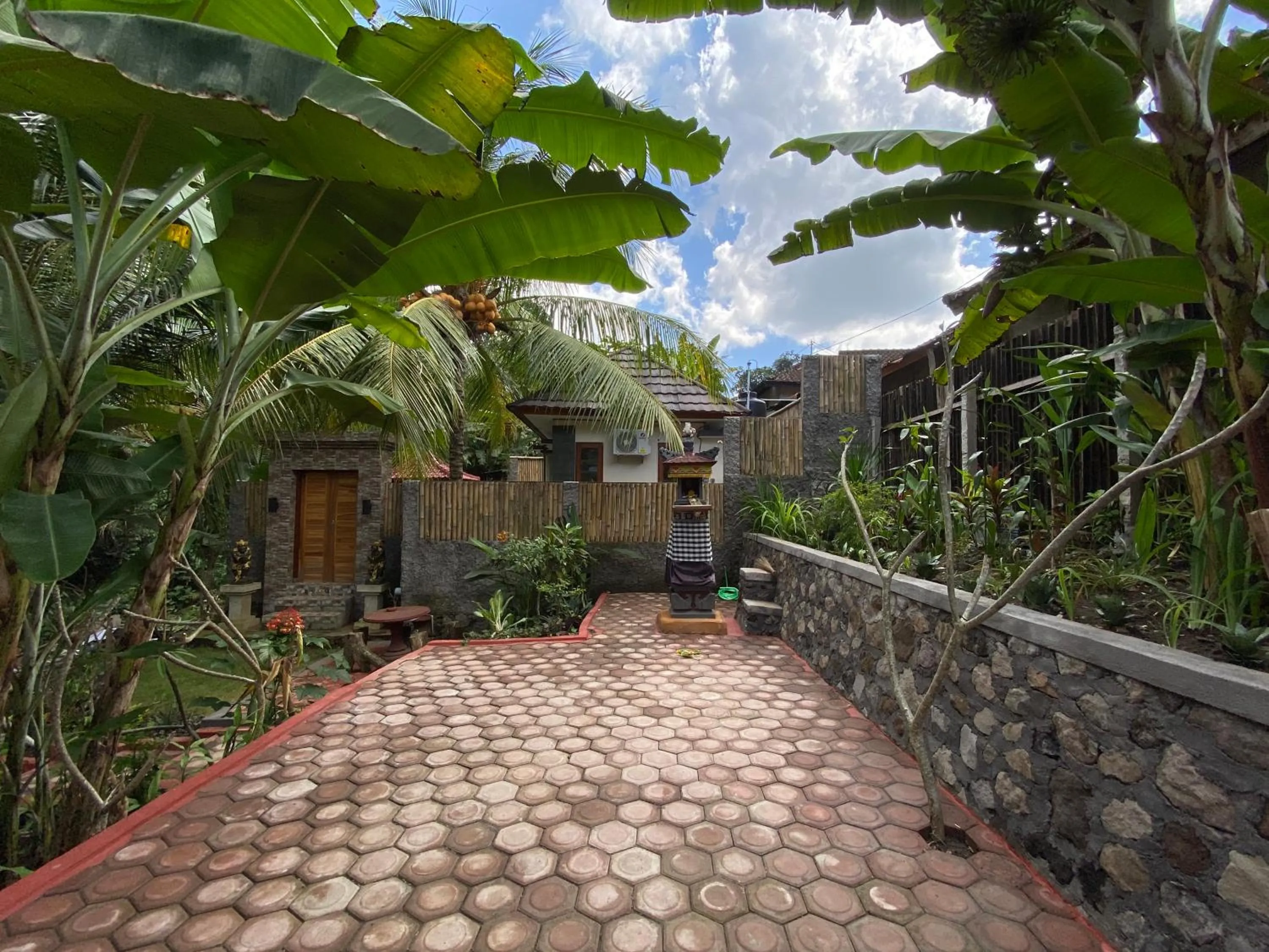 Garden in Villa Melanting