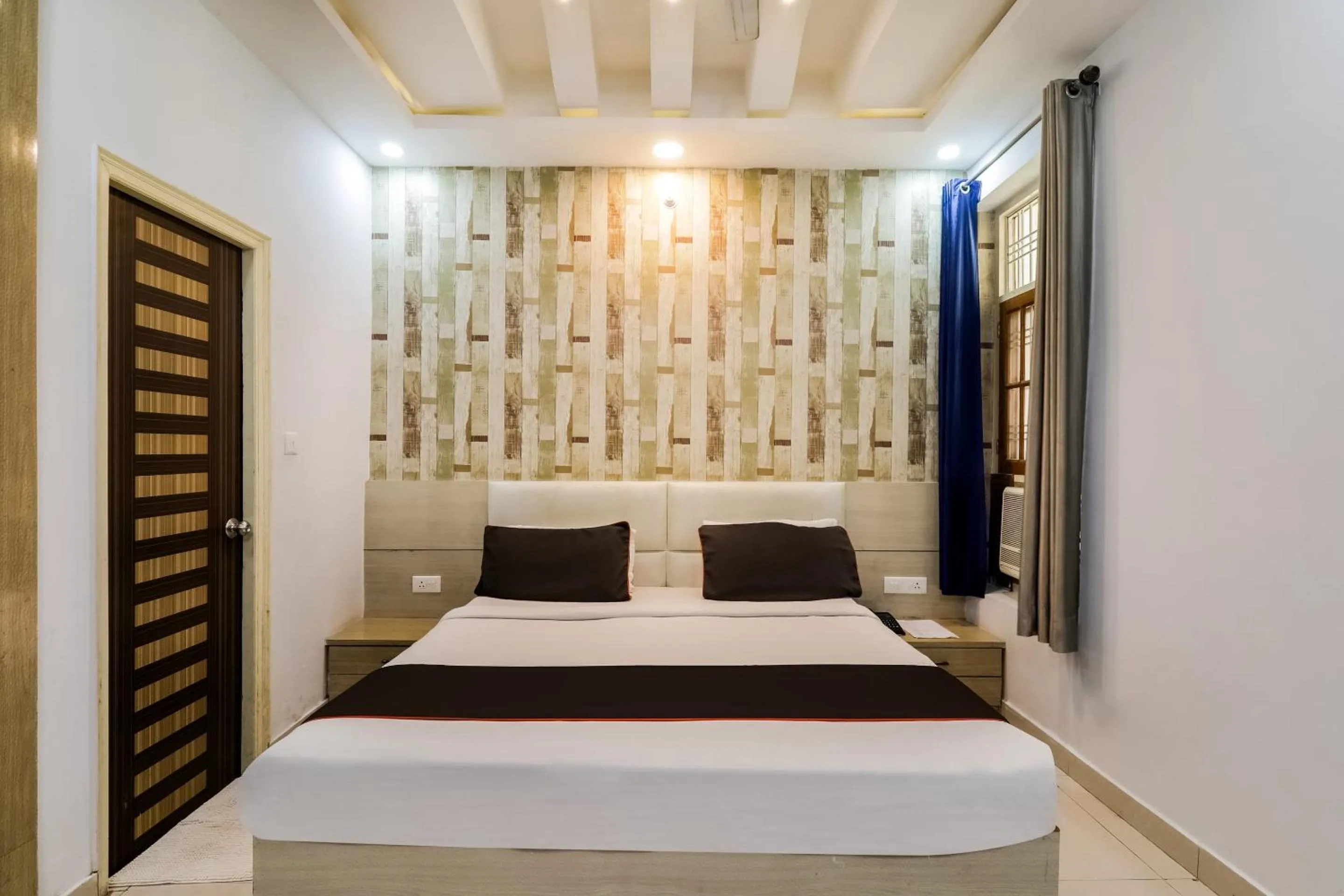 Bedroom, Bed in Super OYO Hotel O Kiara Inn