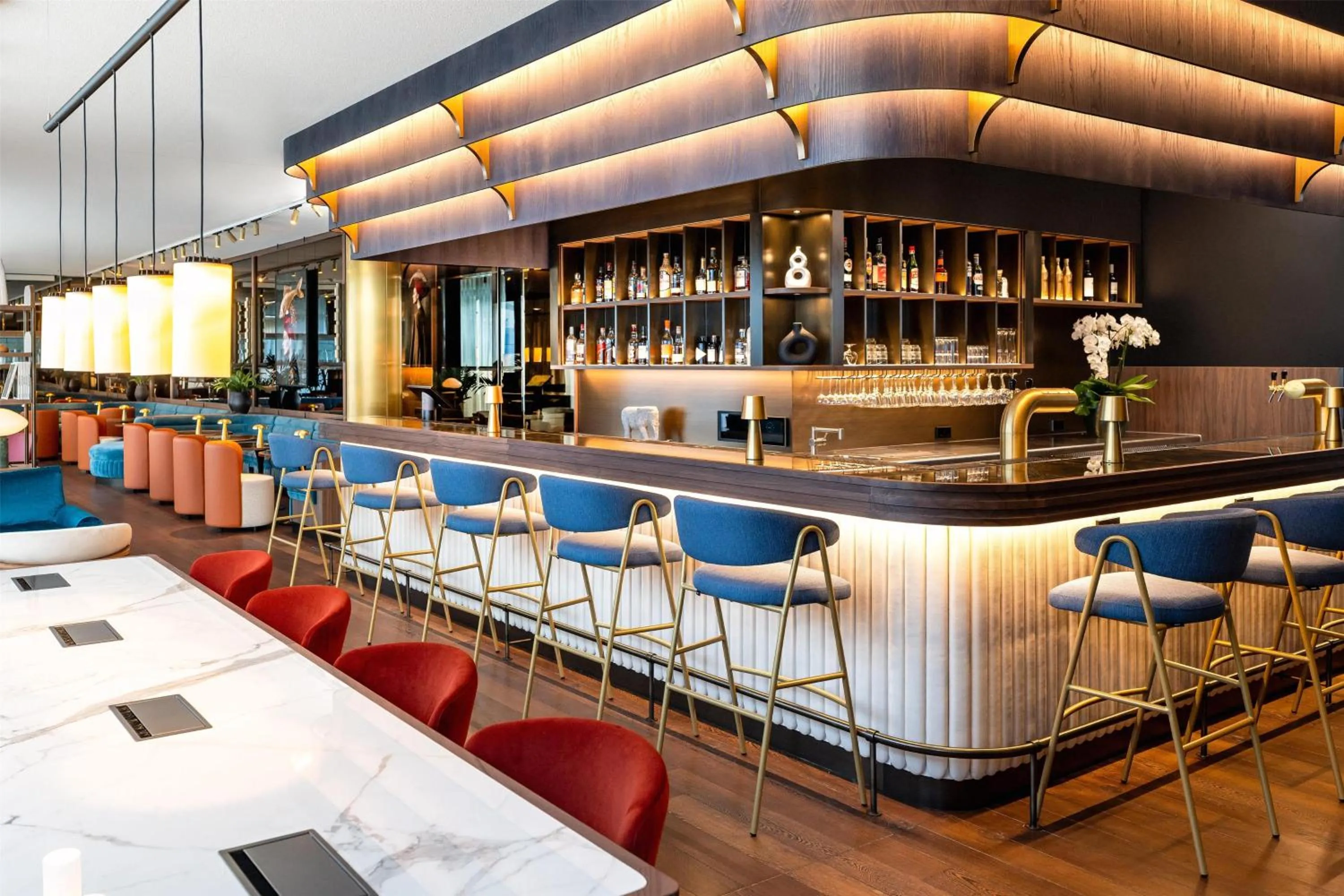 Lounge or bar in Radisson Blu Media Harbour Hotel, Düsseldorf