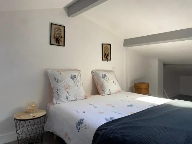Bedroom, Bed in Chambres d'Elisa