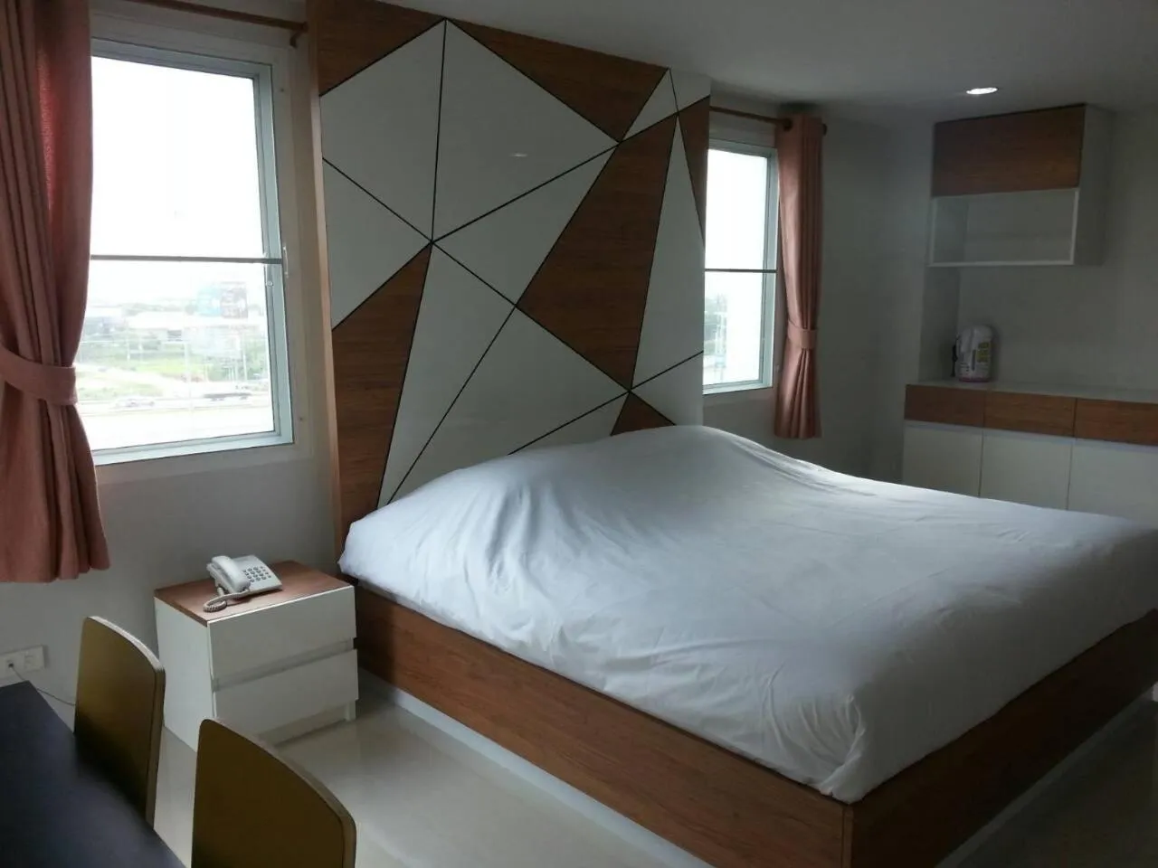 Bedroom, Bed in The Seasons