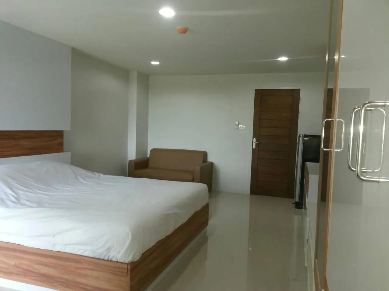 Bedroom, Bed in The Seasons