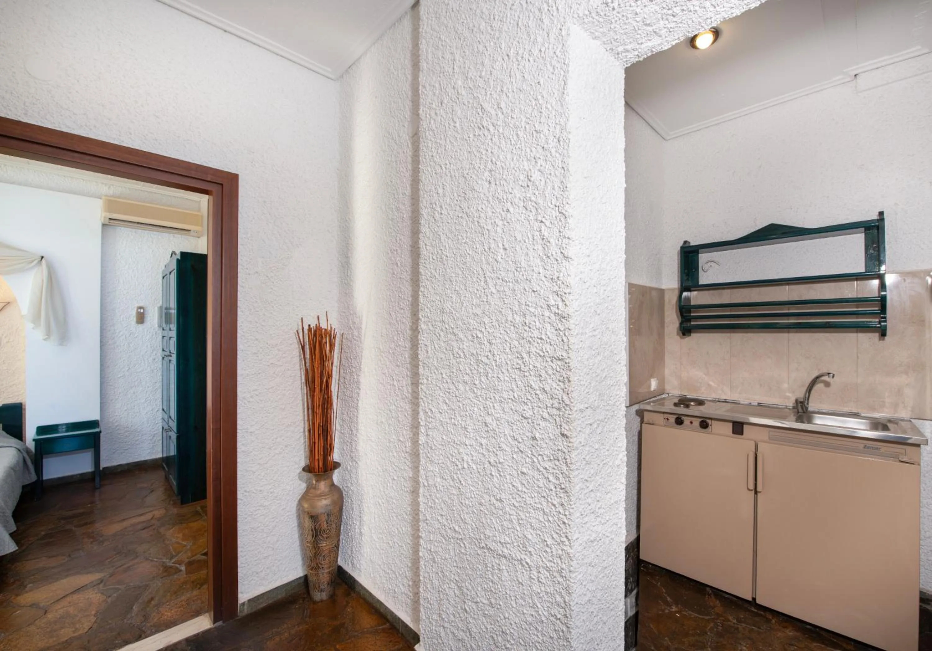 Kitchen or kitchenette in Castle Suites Hotel