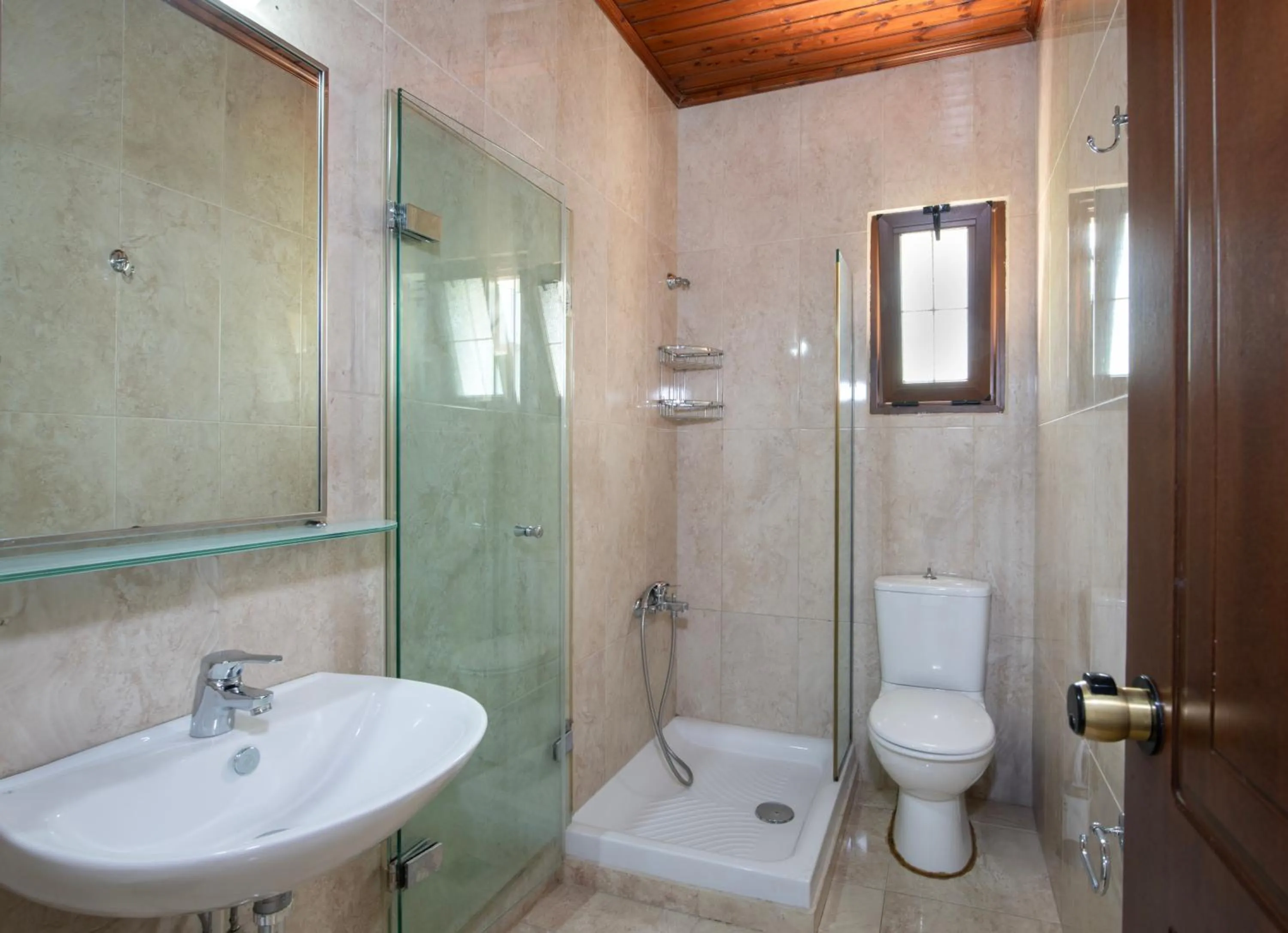 Shower in Castle Suites Hotel