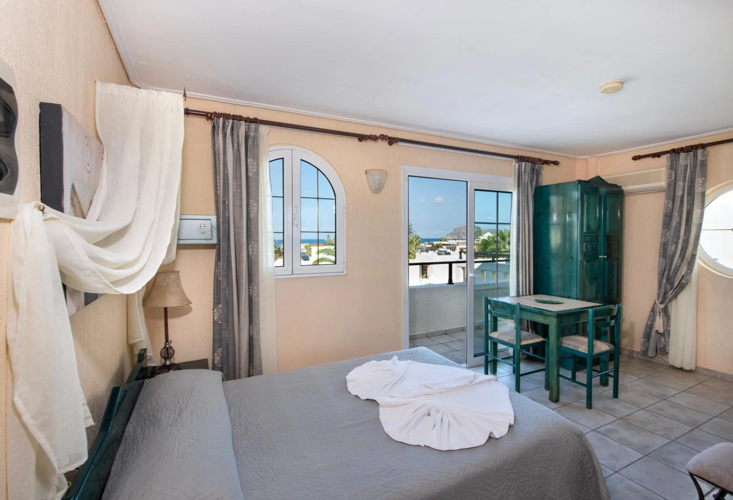 Bed in Castle Suites Hotel