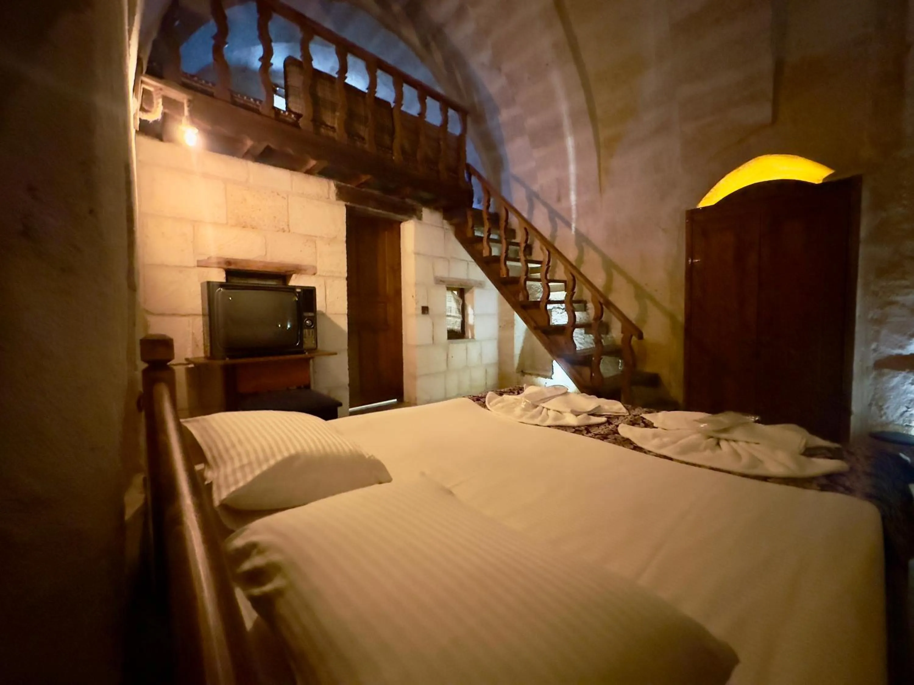 Photo of the whole room, Bed in Zanta Suite Hotel