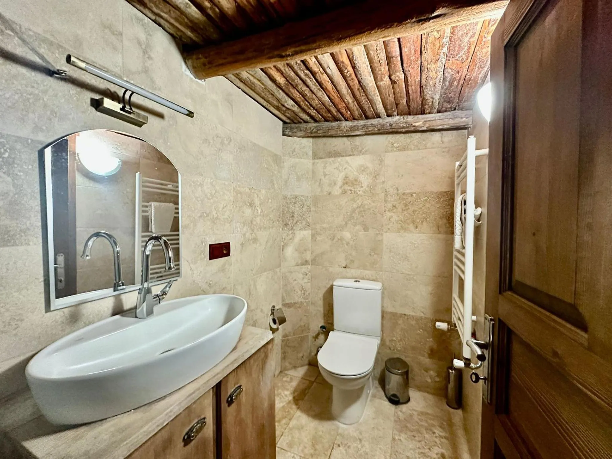 Toilet in Zanta Suite Hotel