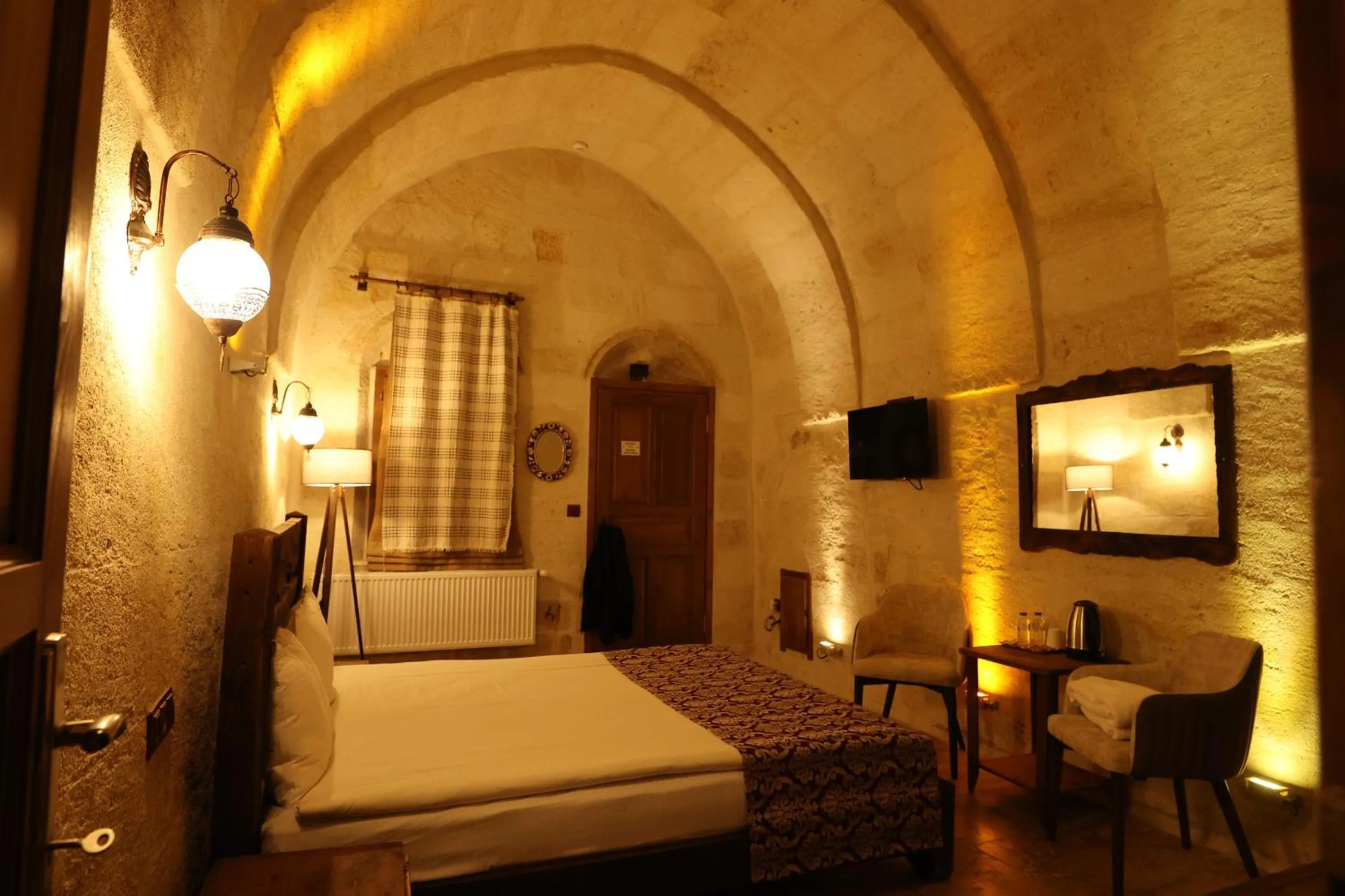 TV and multimedia, Bed in Zanta Suite Hotel