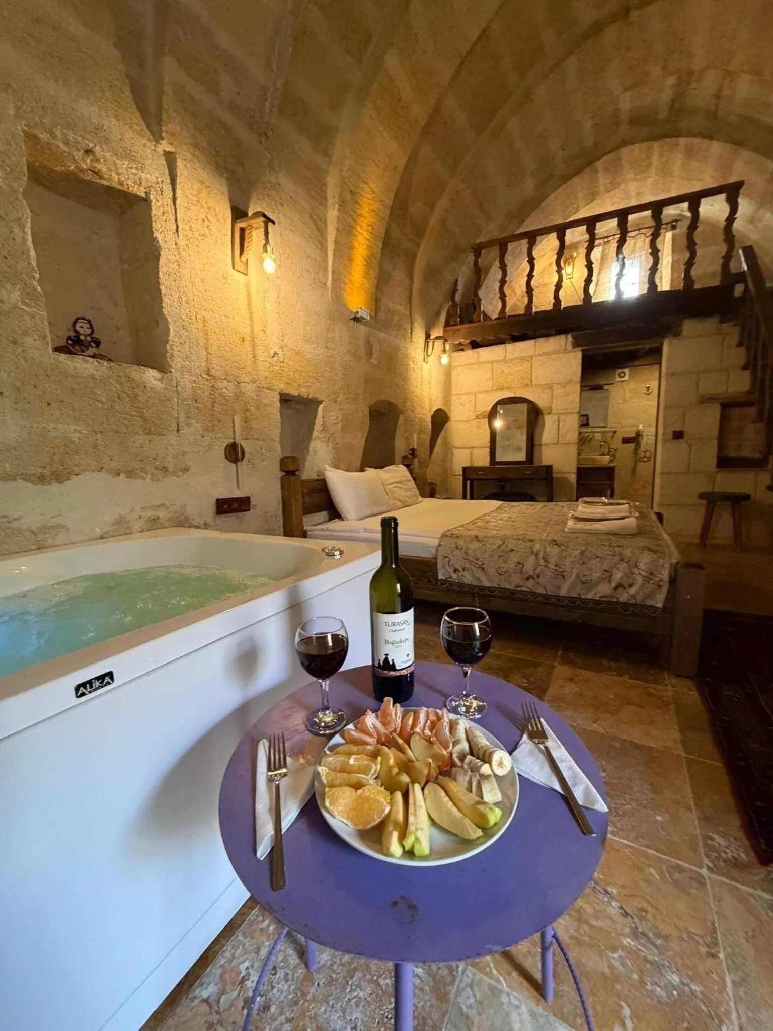 Bath, Bed in Cappadocia Balloon House