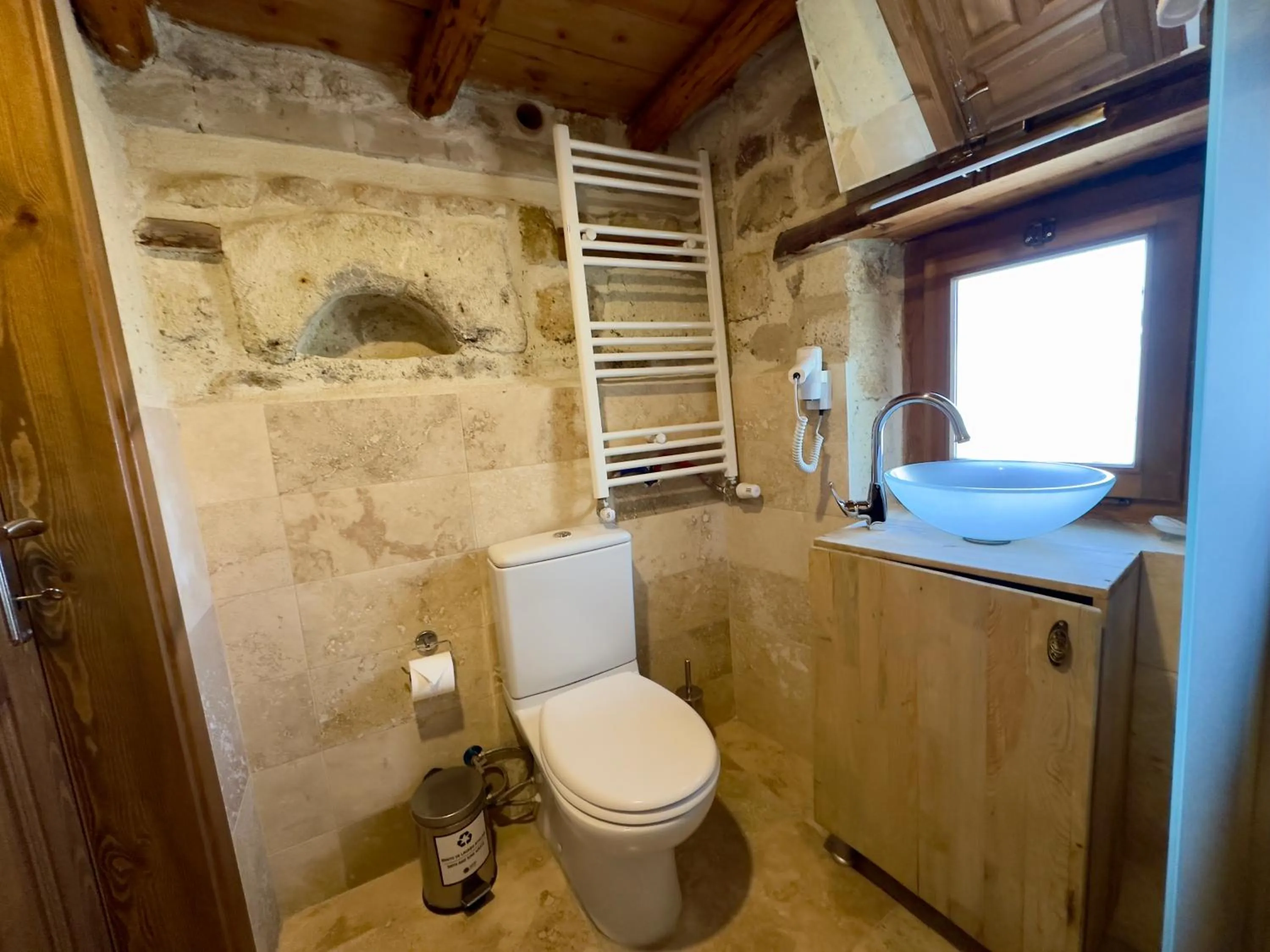 Toilet in Zanta Suite Hotel