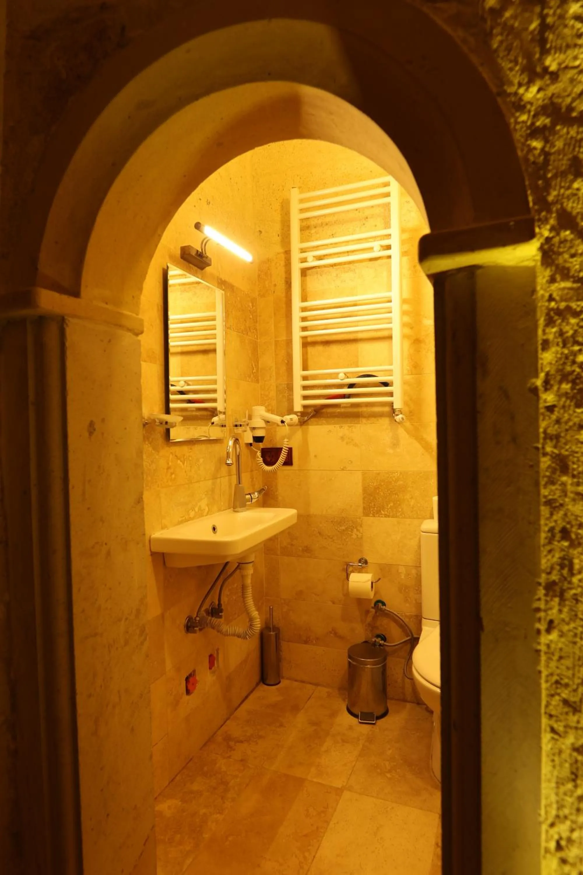 Toilet in Zanta Suite Hotel