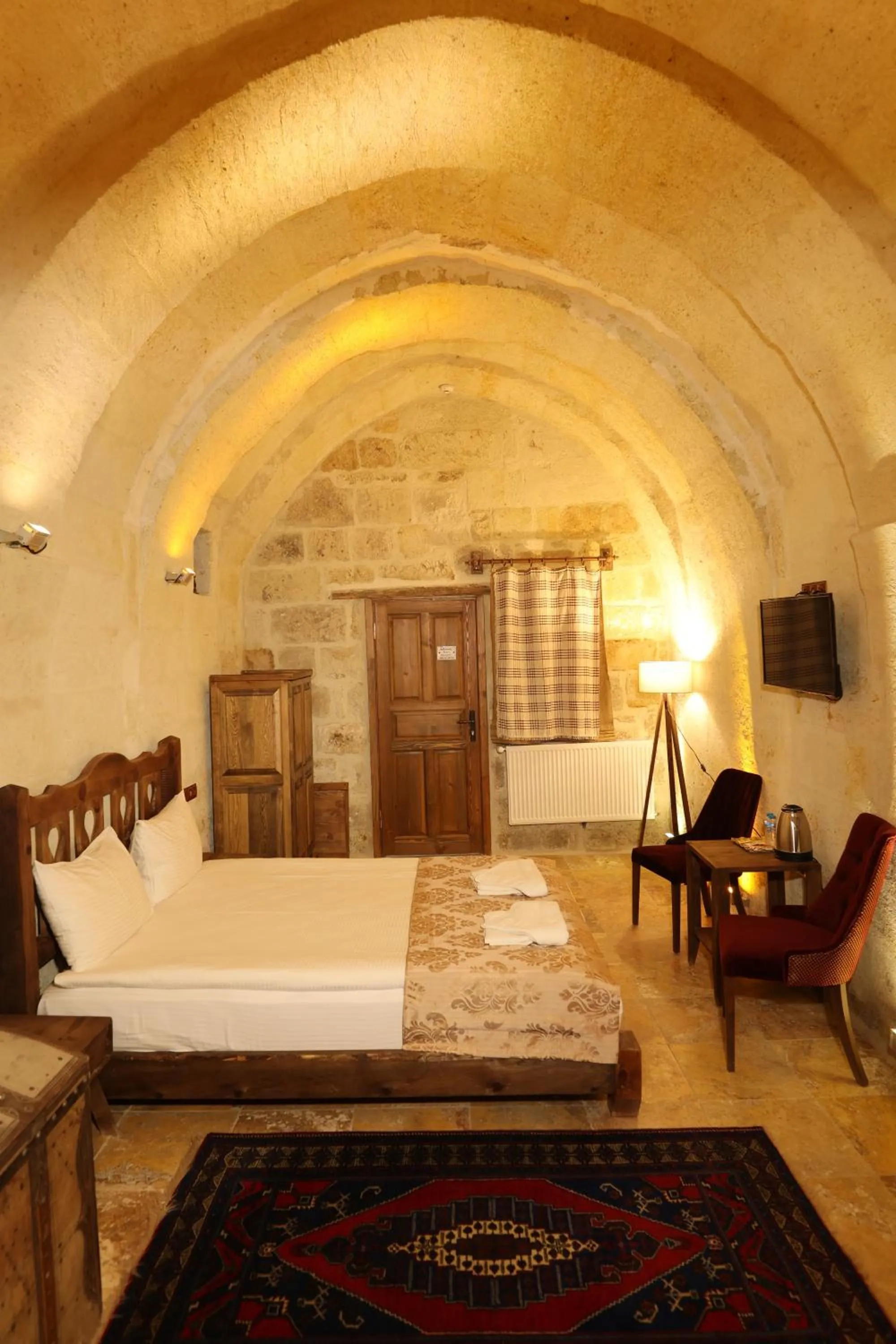 Photo of the whole room, Bed in Zanta Suite Hotel