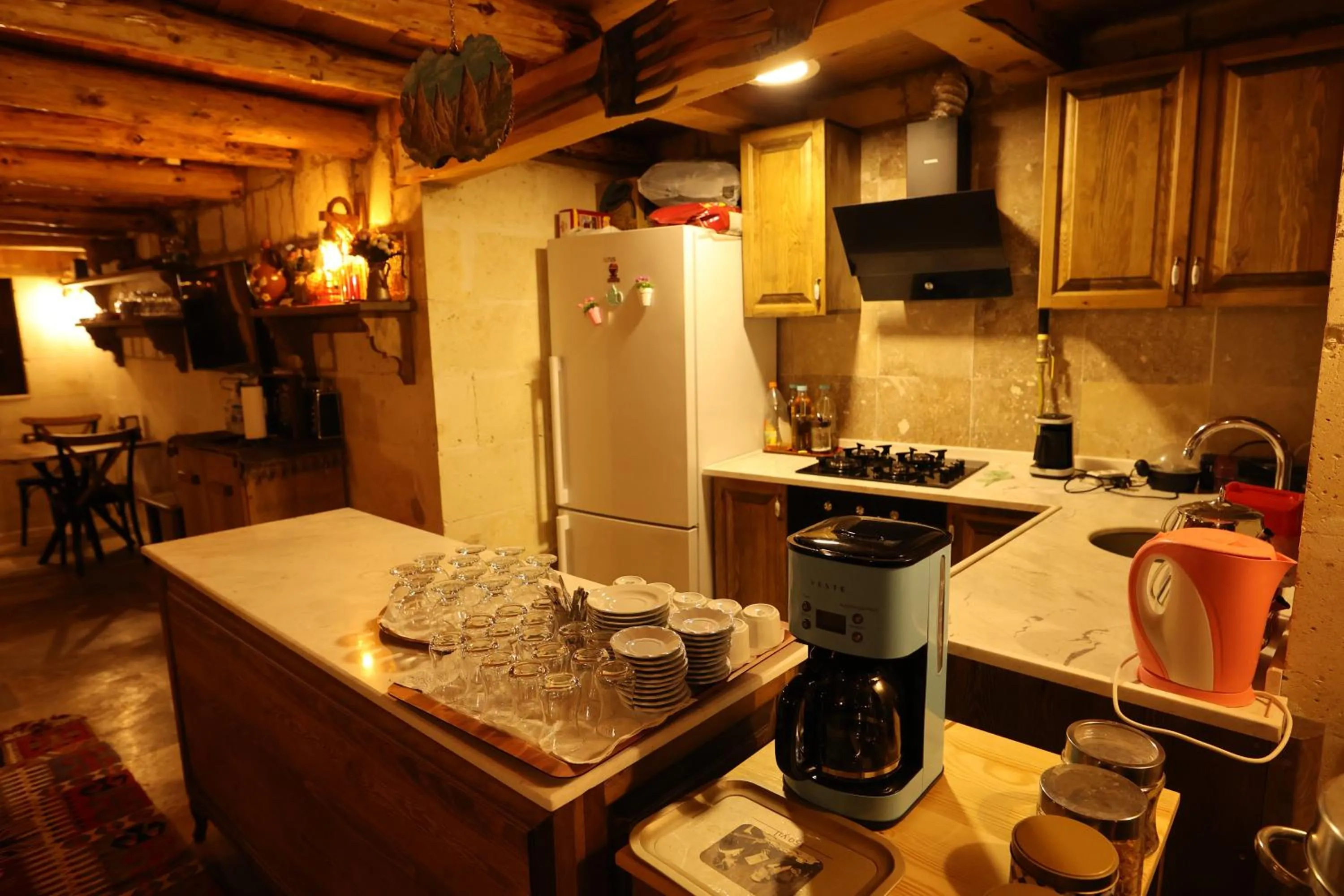 Kitchen or kitchenette in Zanta Suite Hotel