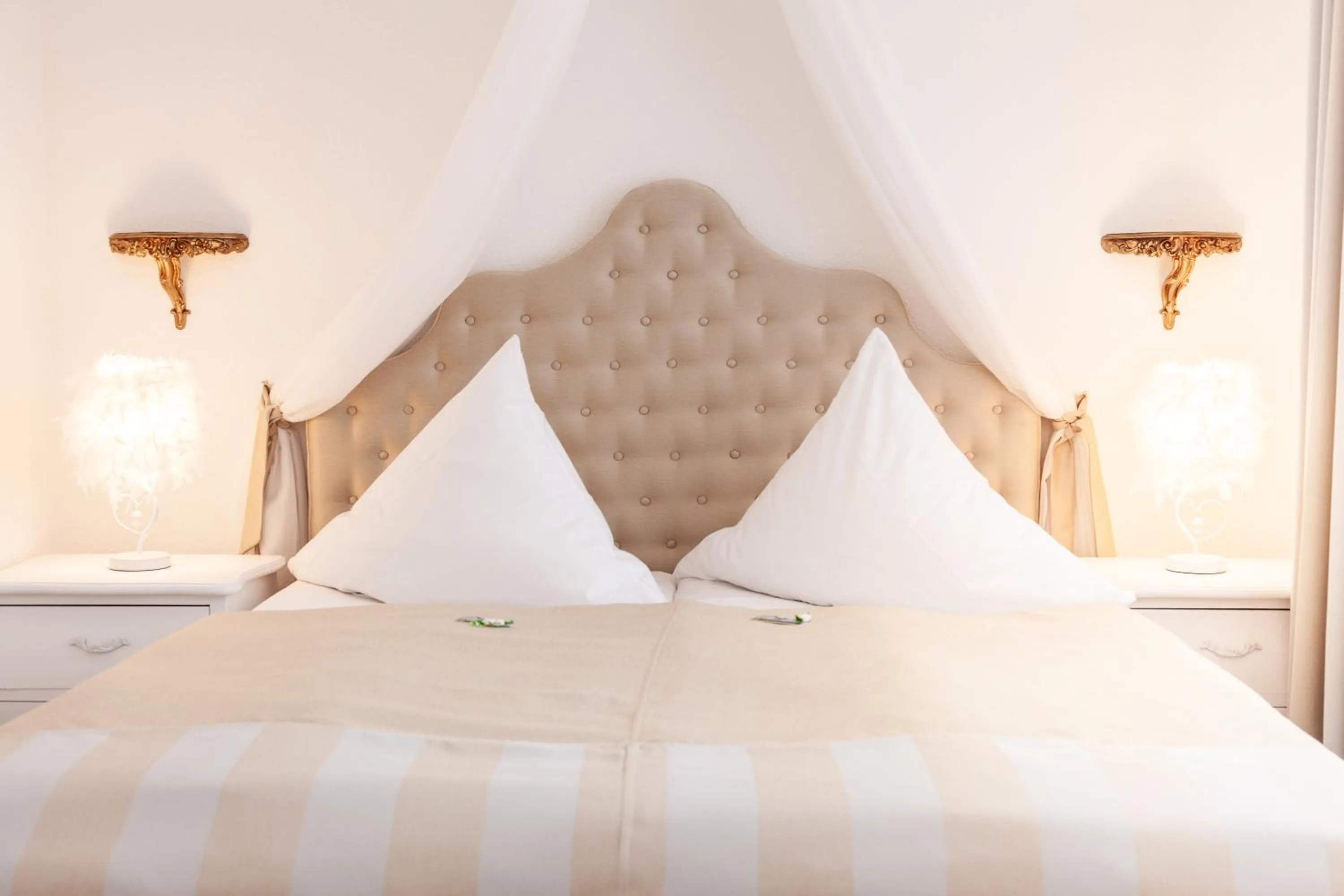 Photo of the whole room, Bed in Hotel Wulff