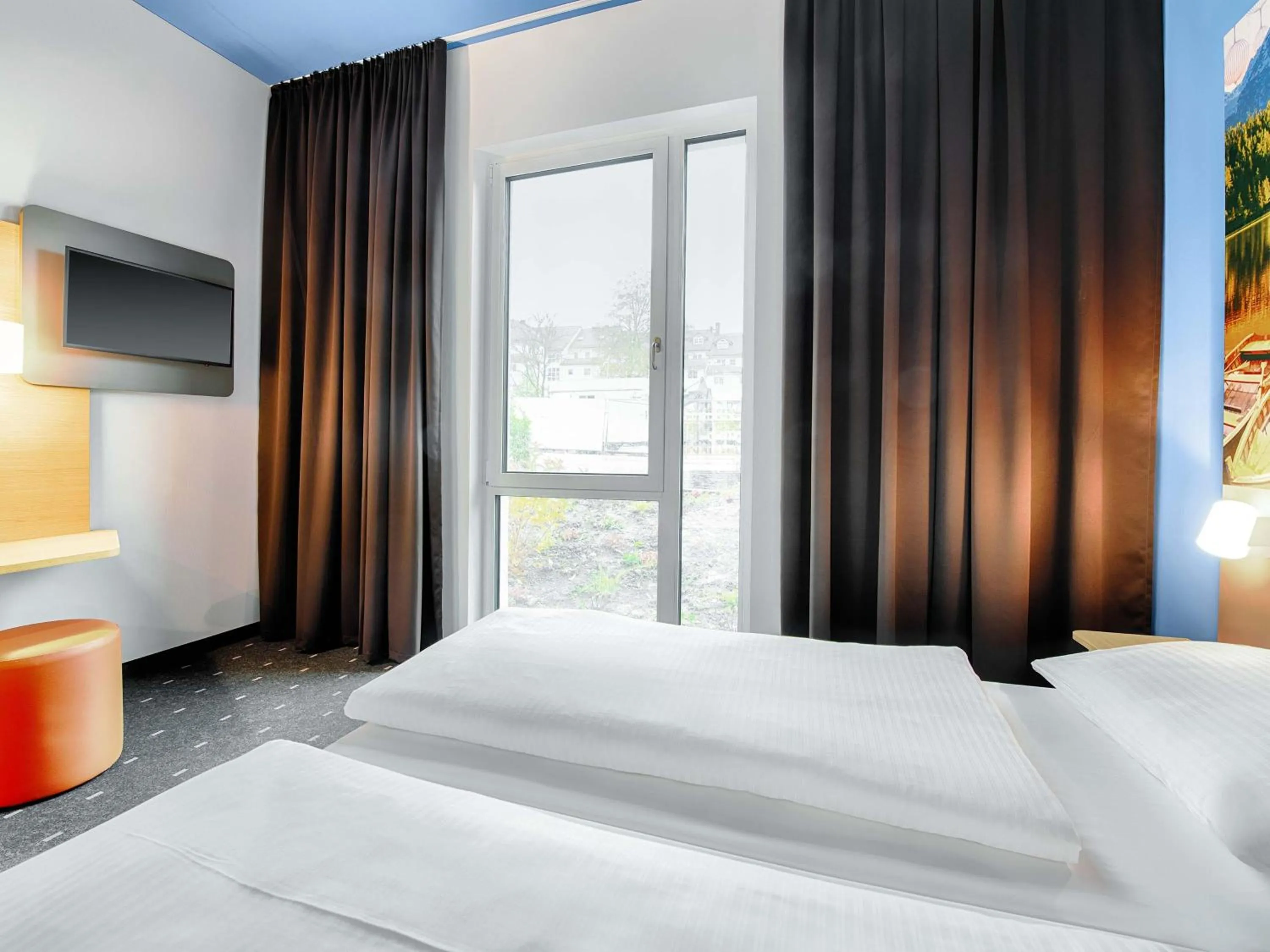 Photo of the whole room, Bed in B&B Hotel Kempten