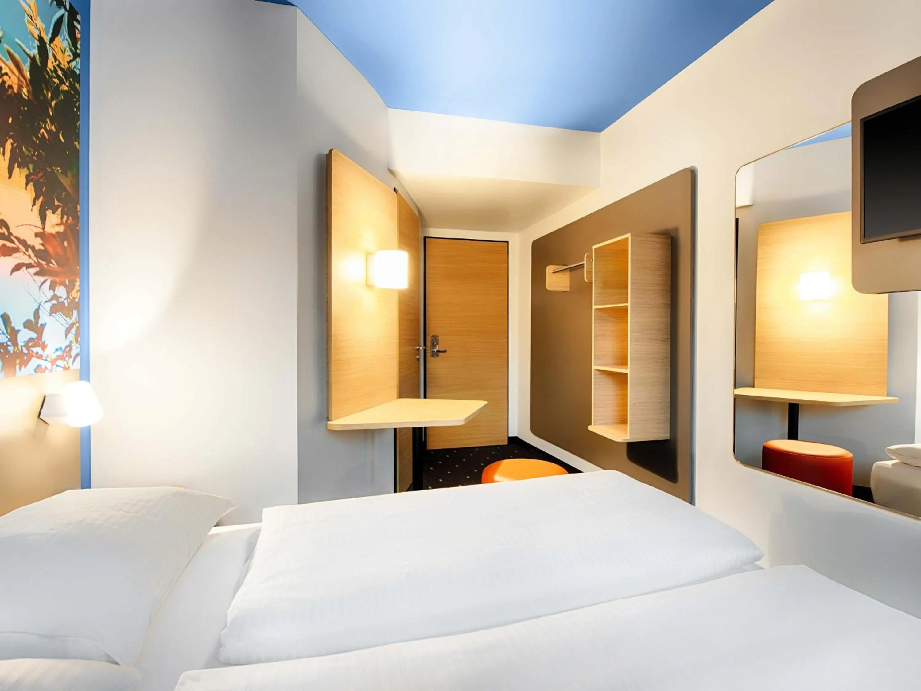 Photo of the whole room, Bed in B&B Hotel Kempten