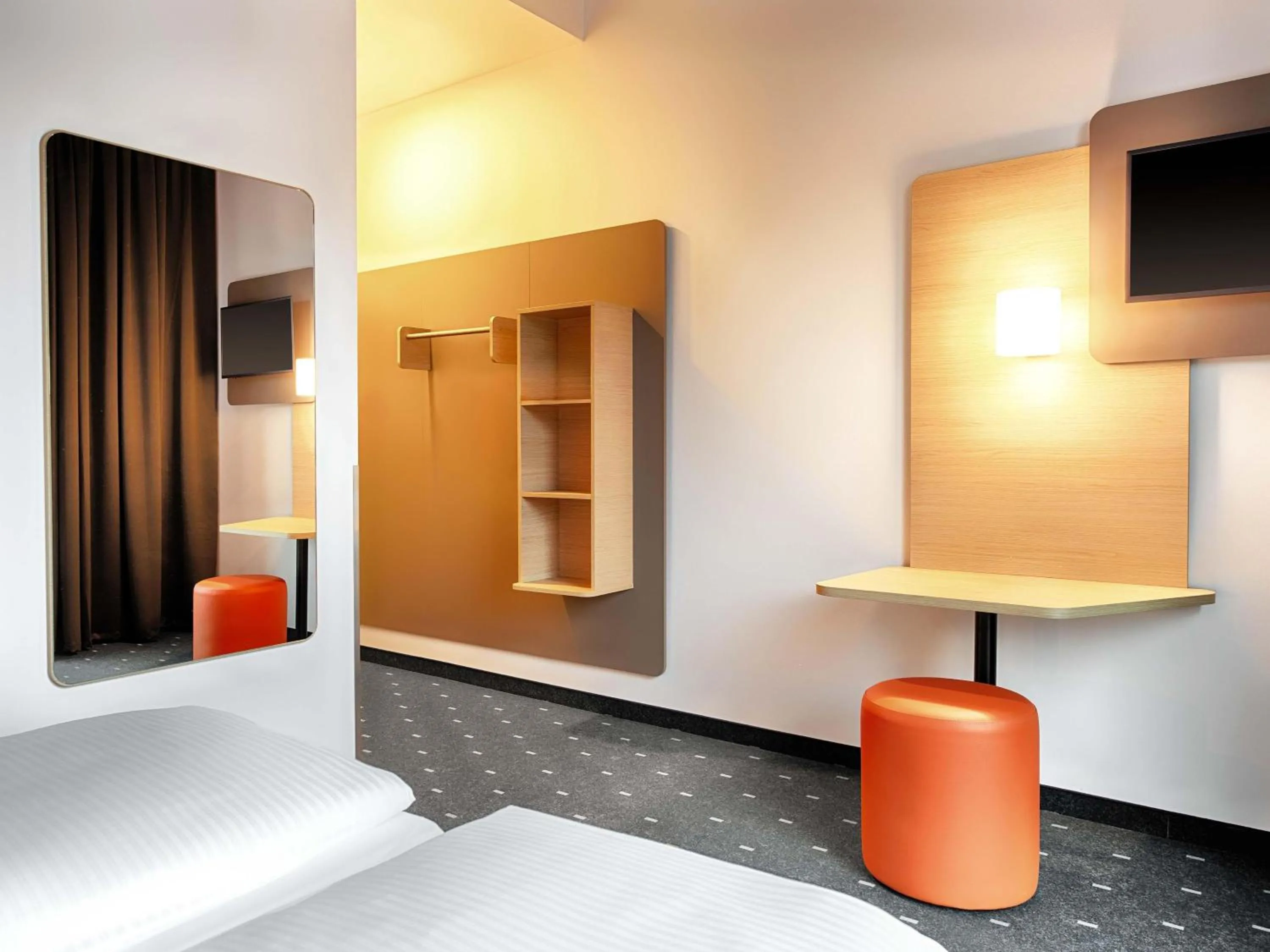 Photo of the whole room, Bed in B&B Hotel Kempten