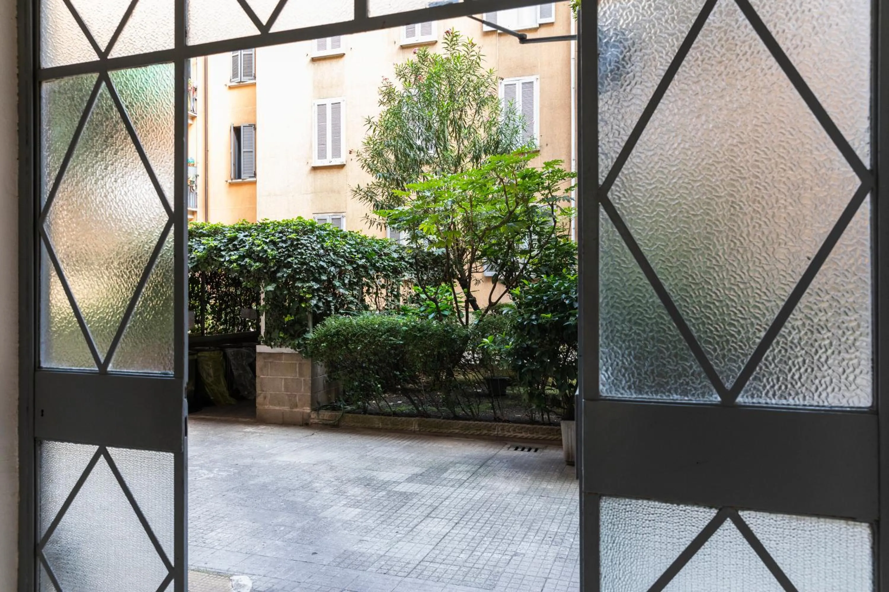 Property building in Casa Zara - Metro Lines