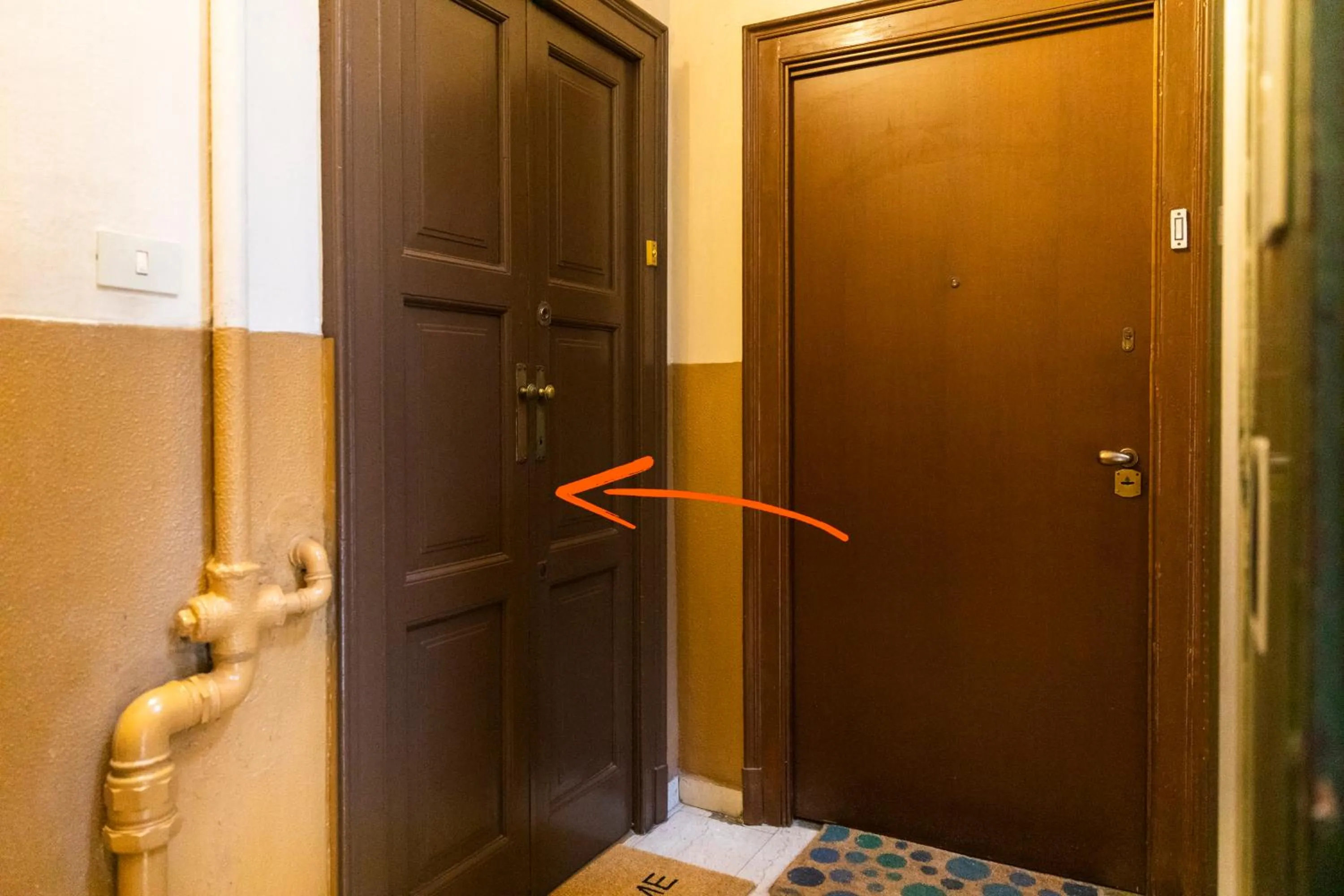 Property building in Casa Zara - Metro Lines